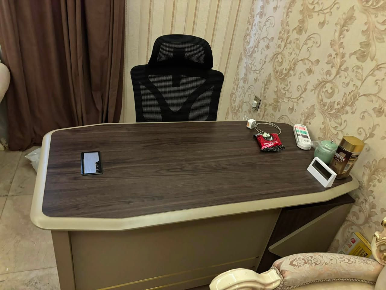 المكان : زيونه 
***********
