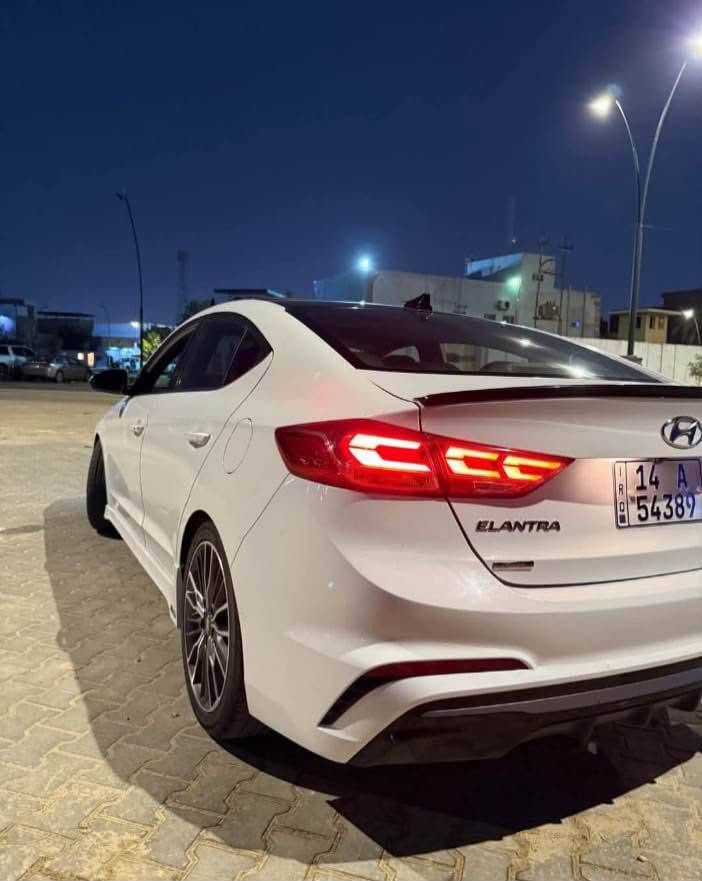 النترا موديل ٢٠١٨
رقم بصرة إنكليزي
اللون البيض وارد أمريكي مكفولة عدا الدعامية صبغ 
فول مواصفات 
محرك ١٦٠٠ تيربو  سبورت قمارة بلاد اسود فتحه  تحكم استيرن شاشه كبيرة كشتات جلد تدفى بالكشن 
مكينه كير تبريد كهربائيات. كله جاهز حدادة  
العنوان البصرة.  رقم الهاتف *********** البصرة, العراق
