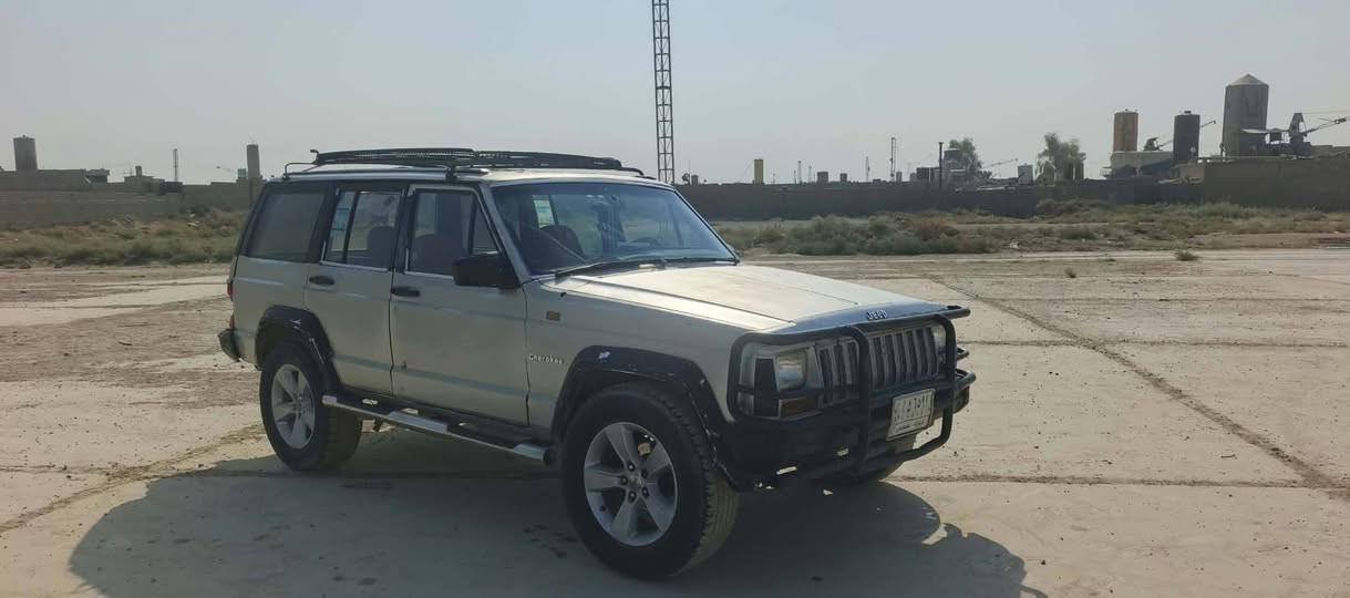 سلام عليكم جيب شيروكي موديل 86 محرك ولا صرف ولا بخار كهربائيات شغاله دبلات خلفي وامامي جديد محرك نشاط✈️ فول 
صدر خلف امامي جديد تخم تاير جديد محرك گيره بل شرط جاهزه ما ناقصها الف رقم كركوك شرط تحويل سياره جاهزه ما ناقصها ربع
مراوس ترهم بدون صبغ بلادي( گيره محرك نيسان شبوط 4سلندر)
السعر 24 بيها مجال للطيبين مكاني كركوك 
***********
