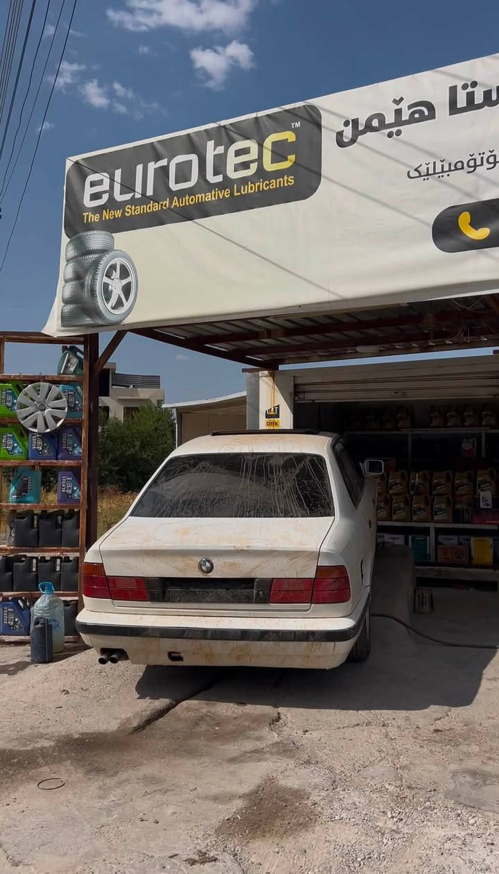 بەناوی خوای گەرە bmwبۆ فرۆشتن مۆدیل 1991 سەیارەکە زۆر پاکە بێ دەحمە بێ سبوخە سلایتە جوار جام کارەبای ئاوێنە کارەبای تەحدیل سورحە گێر تۆماتیک سەیارەکە زکر زۆر پاکە مەکینە فەلە مەکینە ٥٣٠ یە بەناو کردنو وەکالە بە شەرت سەحریشی ٤٠ وەرەقوە مەجال ٥ وەرەقە خرامەی لەسەرە دوای مەحمەلە دەی کێریەوە رەقەم مۆبایل***********تەنها فایبەر جوان دەدەمەوە
