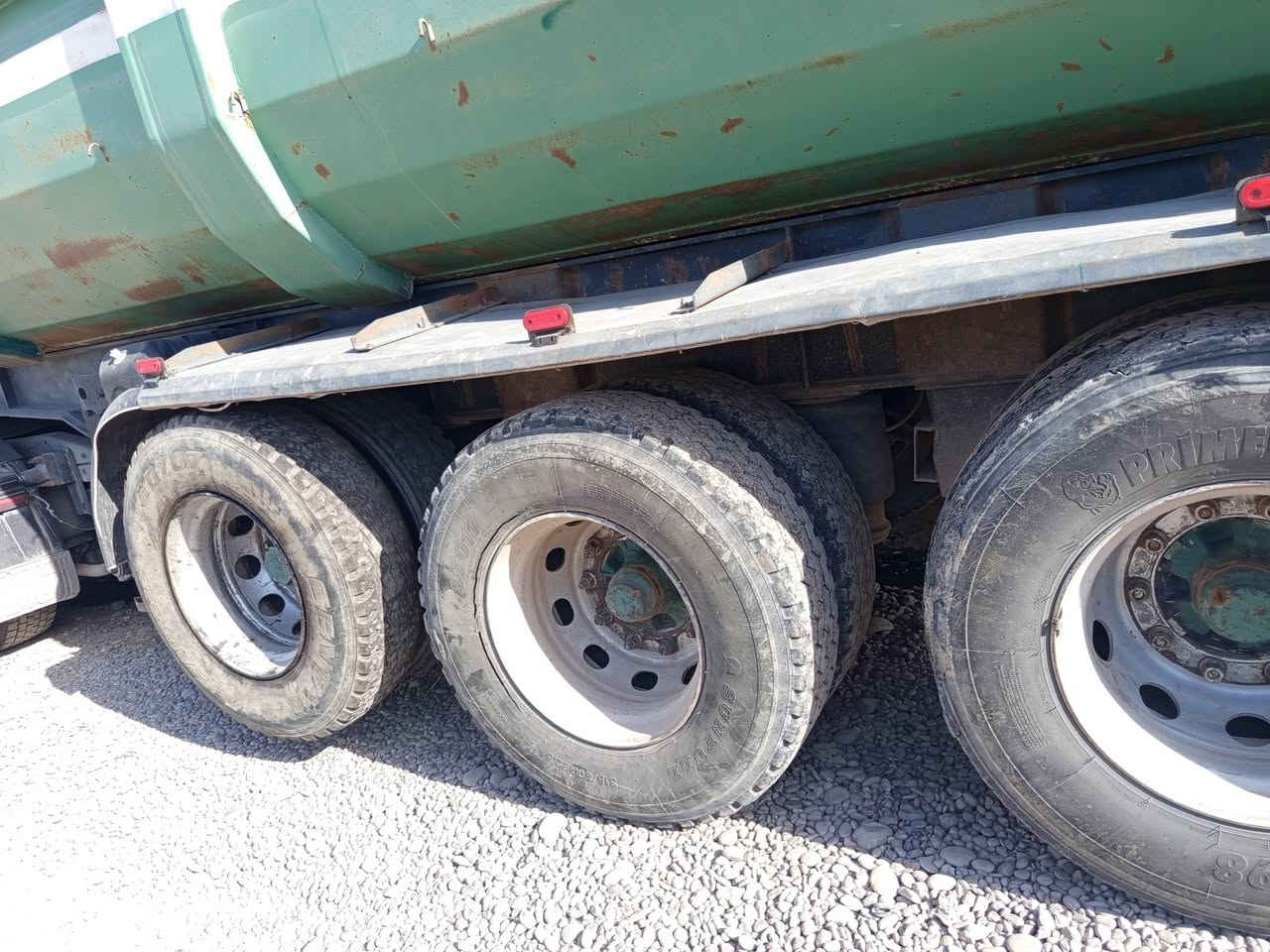 فالفو للبیع مودیل 2000 کیر اوتوماتیک حجم 460 هاف تبرید شغال شاصی باج گیر محرک اکسل شرط رقم اربیل رقم سنەویە جدید 29 عربانە جوبلیس دناکیر 14  شرط تحویل  ***********/  *********** بی واتساب مکان سیارە اربیل
