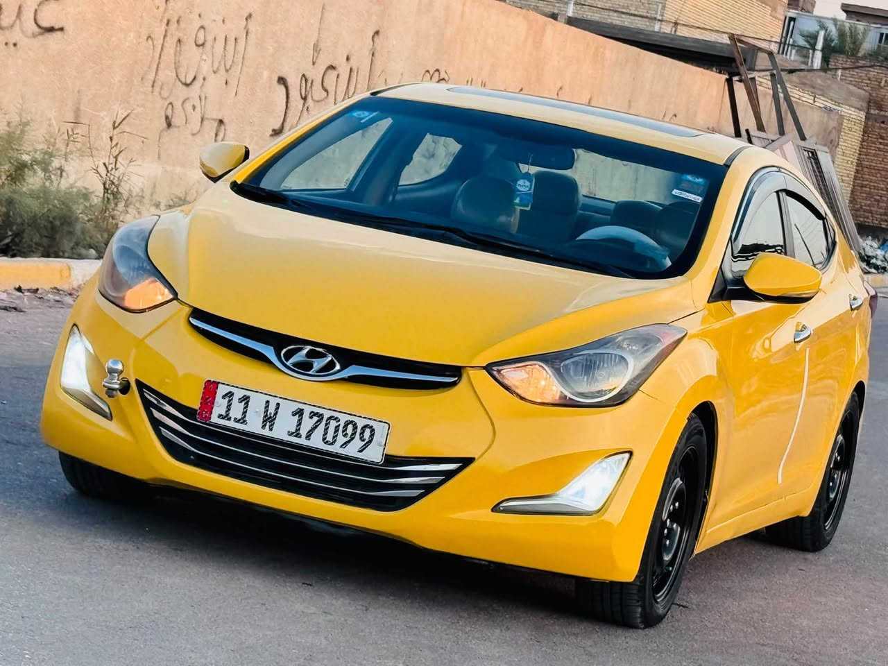 النترا 2013 وارد امريكي حادثها قبق جنطه وجاملغ خلفي بدون دواخل ليبل واحد كلها رقم بغداد باسمي هيئه مصفره سنويه ماساقطه 
المواصفات فول1/1&&&&&&&
محرك 1800 دوش 
فتحه طكتين 
بصمه تشغيل وابواب 
كشنات جلد 
اشاير بالمري 
داخل بيجي 
كشنات كهرباء 
تبريد بيانو 
تدفئه بالكشنات امامي خلفي 
شاشه تاب اصليه 
حاكيه بلوتوث اتصال 
كير محرك مكفولات تبريد ثلج صدر خلفي امامي جديد تخم تاير جديد شاده سياره جاهزه مابيها نقص 
السعر ب86$ وبيها مجال 
***********
