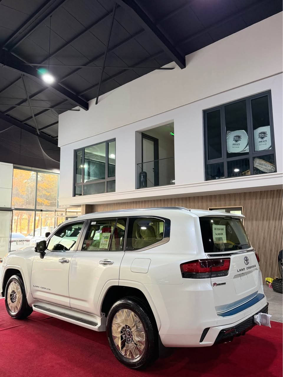 Land cruiser VX 2024    
الف 14 KM📦
لاندكروز VX   
مكفول كفاله عام من كلشي
٤ تاير دنلوب جديد‏‎
سنة الصنع: 2024
‏‎ضمان شركة SAS
كل غراض بلادي موجود
ماشييه  14 الف  كم 
‏‎المواصفات :
-المصابيح:  LED
-كاميرا  
‎-نظام الصوت JBL
- محرك 6 سلندر 4.0L
‏‎- فتحة سقف ( سلايد ) 
-٣ شاشات 
- شاشات ترفيه خلفية
‏‎- مقاعد جلد-تدفئة-تبريد
‏‎- مقاعد كهربائية 
- مقاعد امامية تبريد 
- ⁠تبريد وتدفئة امامي خلفي 
‏‎- بصمة الابواب 
‏‎- صندوق كهربائي
‏‎- مصابيح LED و زينون
-7 راكب 
-شحن واير ليس 
-حساس امامي خلفي 
‏‎- حجم العجلات 20 inch 
مكفول كفاله عام كلشي مابيها بل باكيت
تخم تاير دنلوب جديد 
مكفولة كفالة عامة من الدعامية إلى الدعامية
‏‎ بدون صبخ .بدون بارد
‏‎دعاميات هم بدون صبغ ،رمل مابي بقية كلها بشرط

محرك كير بشرط مامفتوح
‏‎سيارة حيل نظيفة كلشي عل بلاد لوك
‏‎سنوية زنكة كلشي جديد مدفوع لـ2029
‏‎باسمي السنوية بشرط تحويل و غرامة 
‏‎سيارة مابيـها دينار مصرف كامل من كل نواحي

نفسي يوم /تحويل و وكالة حاظر 
مكاني /داخل سليمانية
سعر 685$ 
***********كوردي
***********  عربي السليمانية, العراق
