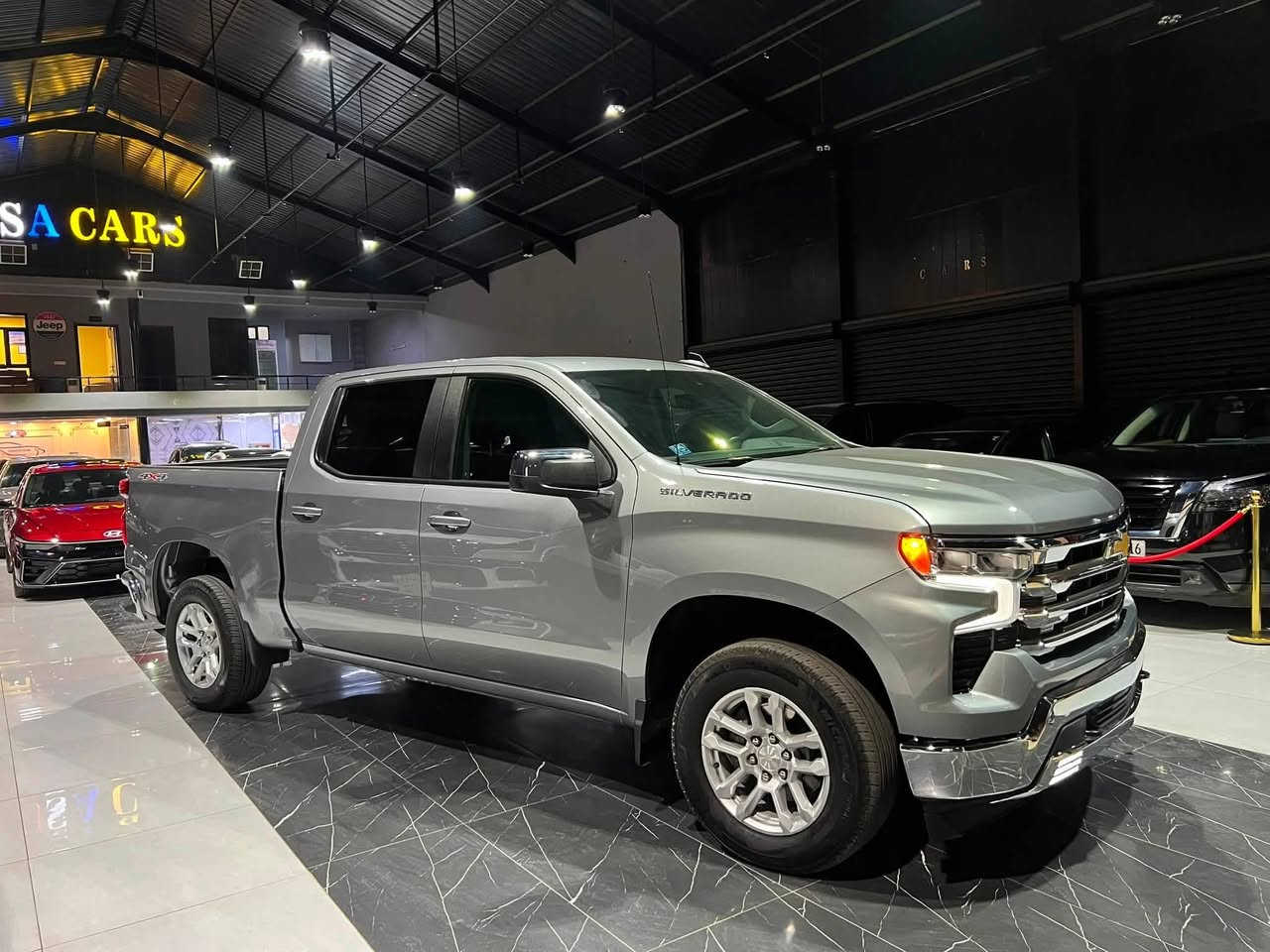 Chevrolet Silverado 
2024      LT   2.7  - 4x4

بسمە و شغال
شاشە و کامیرە
لایت لید
کوشین کهرابایی
کوشینات هیتر
سوکان هیتر
رادار
باب طویل
بودی قصیر

1GCPDKEK8RZ211707      ‌                             رقم شاصي
23.000 mile
2 قطعە صبغ

معرض ( رێبوار سالار صالح ) اربیل شارع ١٠٠م
***********
***********
