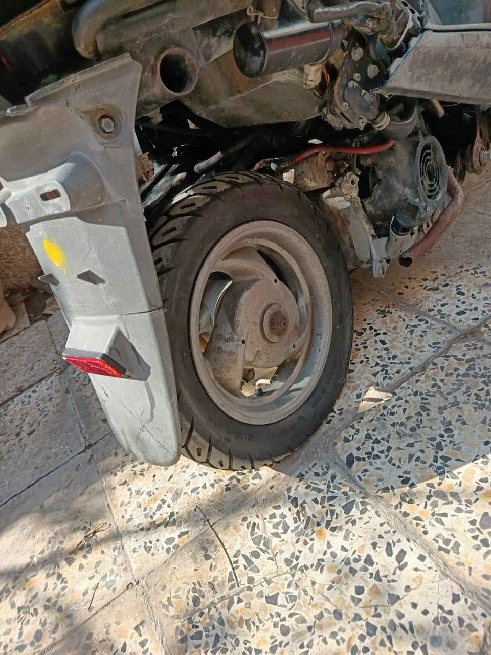 سلام عليكم دراجه بريز بلاديه شغاله صولنصه مالته طاكه السعر 275 العنوان بغداد شارع فلسطين ***********
