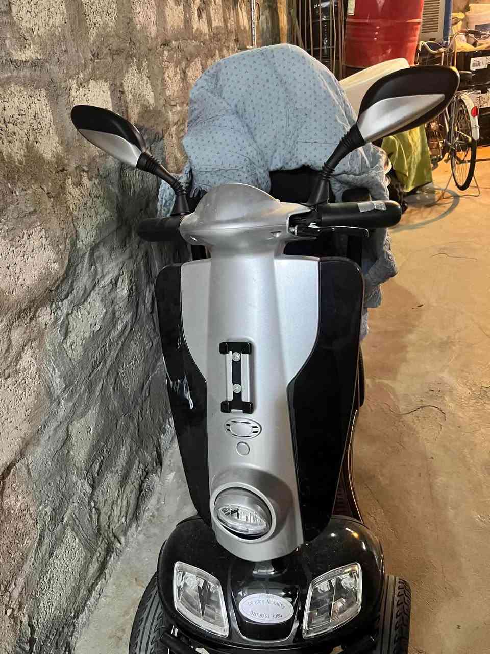 🚲 دراجة شحن خاصة لذوي الاحتياجات الخاصة للبيع

الدراجة تقريباً صارلها أقل من شهر راجعة من بريطانيا إلى كردستان، وما مستخدمة بالعراق، يعني شبه جديدة وحالتها كلش زينة.

💰 السعر: 12 ورقة
🤝 بيها مجال بسيط للتفاوض للجاد فقط.

📍 المكان: حاجياوا

📞 للاستفسار:
*********** كركوك, العراق
