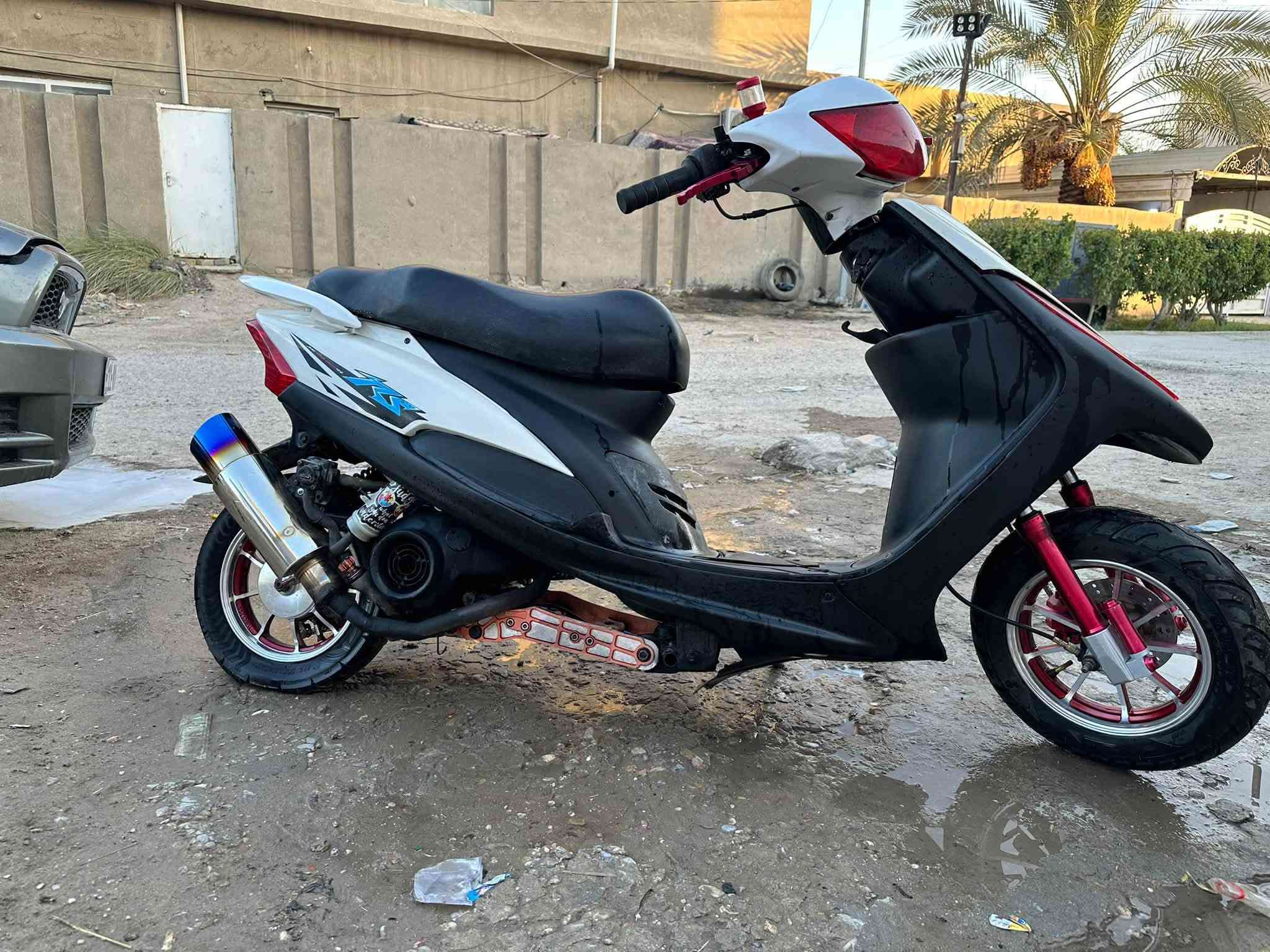 سلام عليكم دراجه شغاله وجهازه للبيع حط سعرك وخذ دراجه متروكه بس شغاله وكهربايات جاهزه  شراي يجي ياخذه وبلعافيه***********
