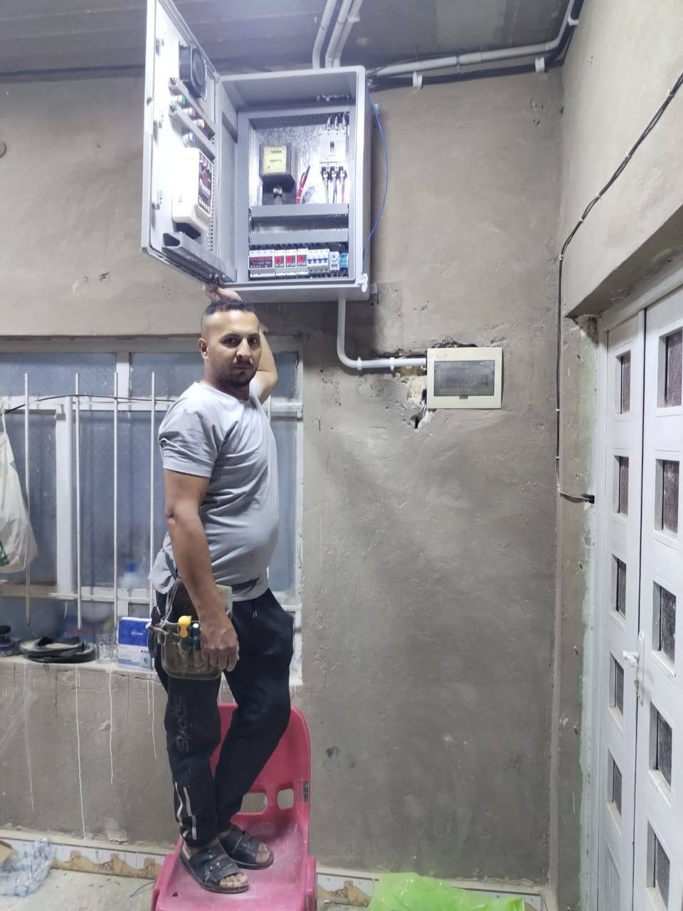 عباس الكهربائي ***********
