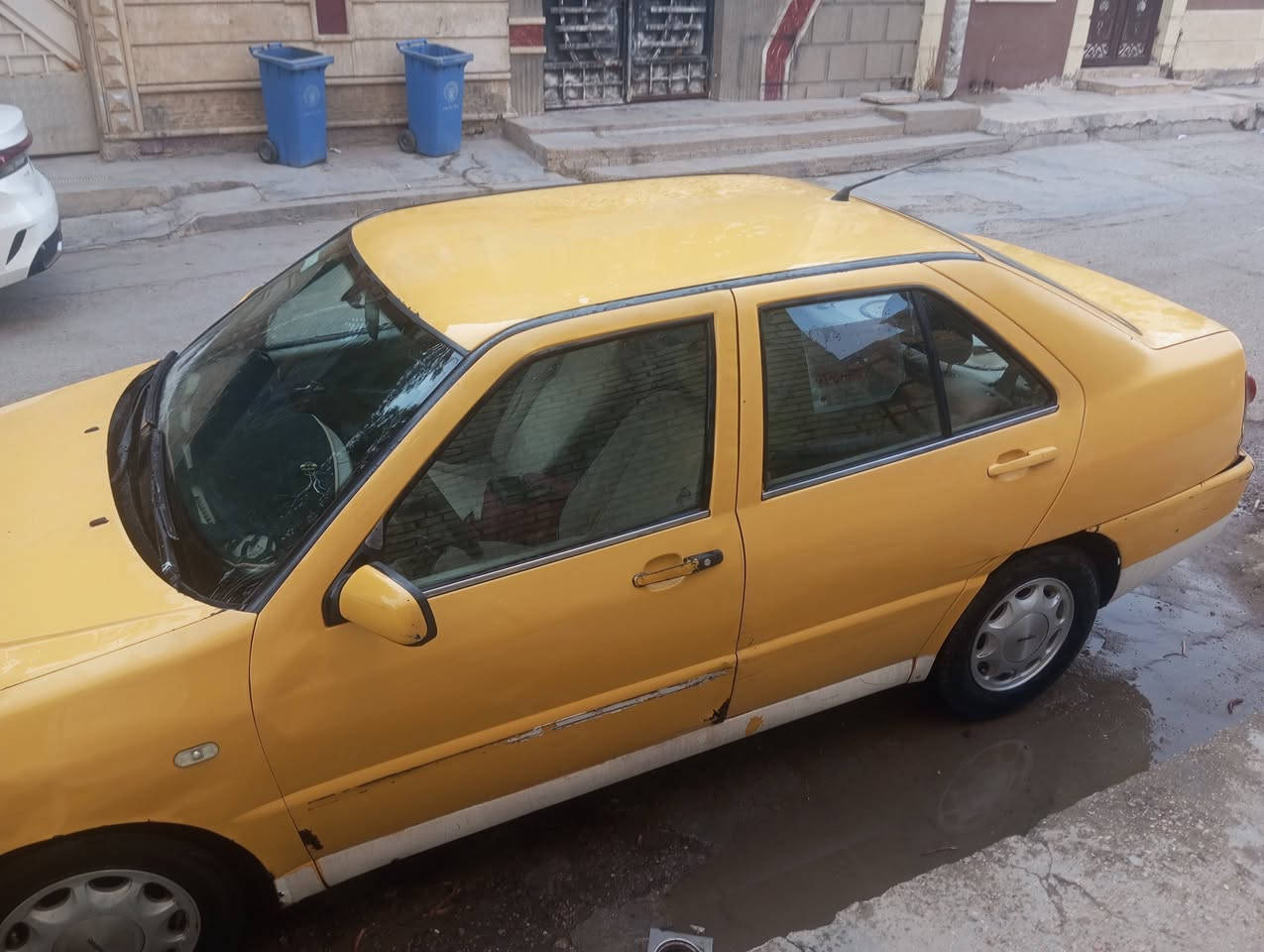 من رخصه مدير الكروب المحترم سلام عليكم للبيع شيري مديل 10 مكينه وكير كفالة صدر امامي خلفي جديد تخم تأير مصفر هيه وغرامات تحويل مباشره رقم بغداد انكليزي هزه جديد سنواية جديد الاستفسار على الرقم ***********

نص مكتوب في الصور:
- الزابت