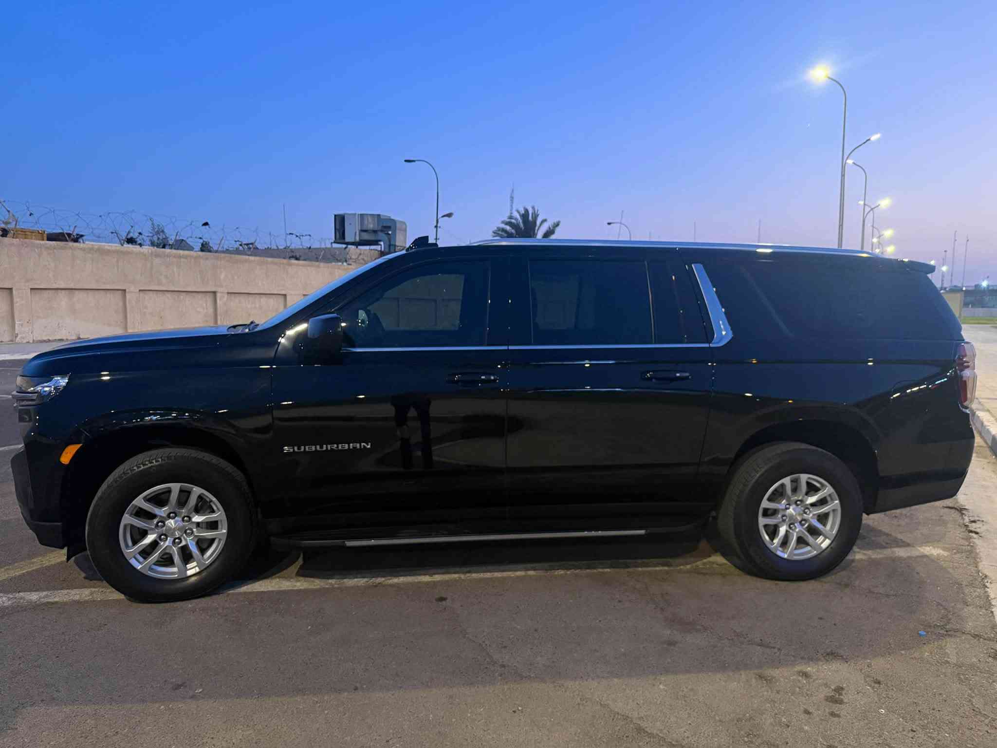Chevrolet Suburban 2024 LS
 رقم بصرة خصوصي 
كشنات جلد متصله (كشنين كهربائية)
تو ويل 
محرك 5300
رادار خروج عن المسار 
حساسات خلفي و امامي 
كاميرا خلفية 
وارد امريكي 
من امريكا ماشيه 33 الف ميل و حالياً 35 الف ميل 
ضربتها جاملغ و ربع من البنيد
منظومة التبريد و الراديترات و جميع الكهربائيات ع وضع الشركة حتى الدعاميه بلاد بس صبغتها جمع الشواصي سليمه و بالكفاله
ايرباك بردة يمنى فقط ضارب و رجعته سستم 
صار بيها قطعتين تبديل الجاملغ الايمن و البنيد
** عدا الحادث كفاله من بدي و شاصي و محرك 
السيارة مغلفة PPF بالكامل مع الجامة الاماميه
السيارة جديدة بمعنى الكلمة و احلى من الصور  ما يحتاجلها اي مصرف 
السعر 38000 $
للأستفسار ***********
