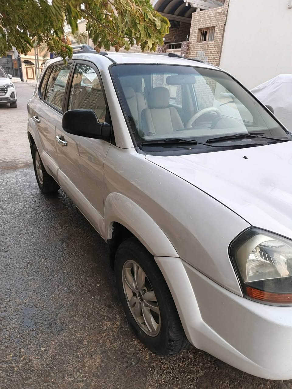 بيع أو مراوس 

توكسان 2009 خليجي مكفولة من الضربة والصبغ والتبديل 

بيها ملاحظات بسيطة مكينة 2000 أربعة سلندر

مكينة كير حدادية تبريد كله ع الشرط 

تخم تاير جديد 

بأسم كردي وكالة او تحويل 

السعر ١١٥ $ وبيها مجال 

مكاني نجف حي ميسان 

***********

