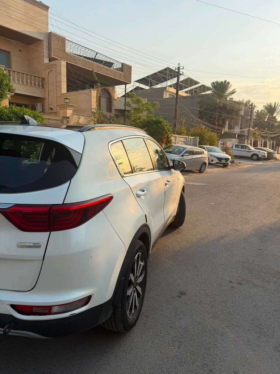 السلام عليكم 
سبورتج 2019 وراد كندي 
***********
السعر 148$ 
المكان حي العدل 

( فول 1/1 )

حادثها  جاملغ خلفي مبدل هو نفسه حادث كندا

المواصفات فووول :

0- 4 فور ويل  وطفي وشغله بدكمه مو دائما فور ويل 

-بانوراما 
تبريد قطعتين 

كشنات جلد 

- تحديد مسار 

- تدفئة كشنات - تدفئه ستيرن
-  شاشة كبيرة متصل 

- اوتو بريك توقف ذاتي امامي خلفي عند الاقتراب من-( تصادم ) - بصمة تشغيل وابواب وفتحه صندوق ذكي عند الاقتراب 

- دخول ذكي -  انارة ترحيب  15-اوتو هولد - اوتو ستوب 
مثبت سرعة - اشاير بالمري  - 

وبعد بيها هووواي مواصفات 

‏‎السيارة جديدة بمعنى الكلمة وشكد حلوه بالصور بالواقع بعد احلى بهواي وكلشي مناقصه
