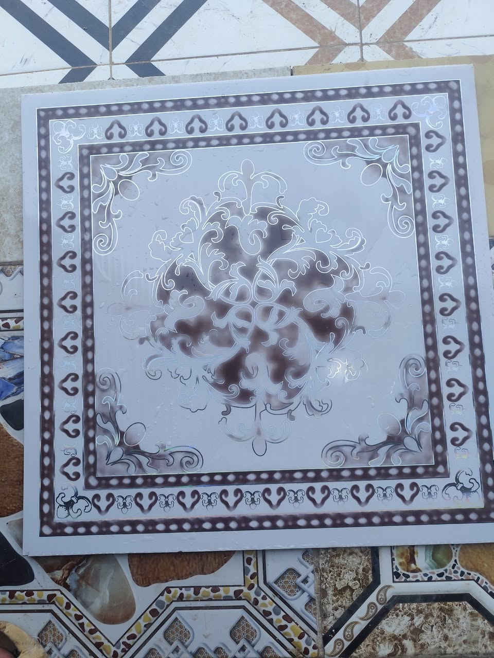 السلام عليكم ورحمه الله وبركاته 
سقف ثانوي للبيع (دوانيه ١٠×٤ ) سعر المتر ٣ الف فقط 
مع كورنيش ذهبي (٢٣ متر)  سعر المتر (الفين ونص) 
العنوان : القرنه - السويب 
المراسله ع المازنجر 
***********
