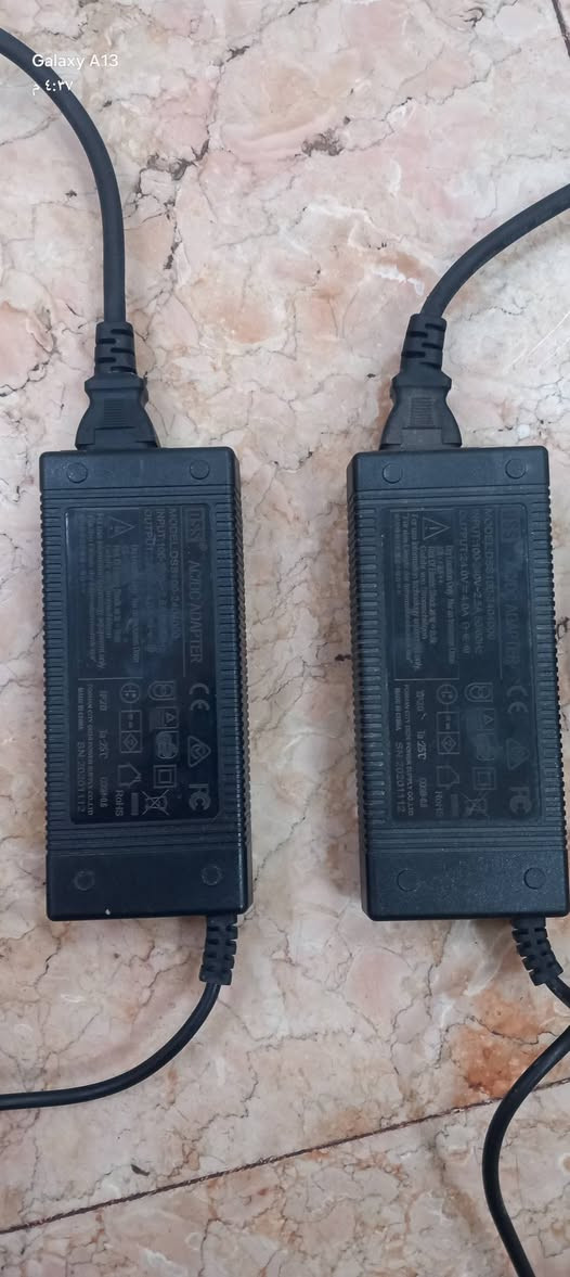 شواحن 24V 4A قطعتين  عند القرائه الفولت يقرء 24.6V
سعر القطعه 10الاف 

للتواصل ***********

نص مكتوب في الصور:
- Galaxy A13
- ٤:٣٧ م
- ٤:٣٨ ص