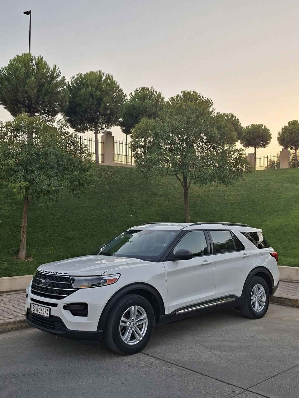 ﷽
Ford Explorer 2023 XLT 
   السيارة بدون صبغ بدون تبديل بدون ايرباك حتى دعاميات مابيها صبغ.  مرقمه جاهزة   بسمي السيارة مكاني سليمانية 

الموديل : 2023

اللون : ابيض 
السعر : 265

العداد : 44 ميل 

حجم المحرك : 4 سلندر ( 2300 توربو )
 
  
المواصفات : XLT  

بصمة تشغيل 
بصمات ابواب 
شاشه سوني لمس  
كراسي تدفئة 
كراسي امامي كهربائي 
صندوق كهربائي 
حساسات خلفية
لد امامي وخلفي 
بصمة ترحيب بلاجيكتور
تبريد خلفي 
عدد المقاعد (7) راكب
ويل حجم كبير (20)
رادار  امامي وخلفي 
كاميرة خلفية 
كشافات
اوتو ستوب بعد هواية مواصفات السياره حيل نضيف جاهزه مابيها اي نقص بشرط كير محرك تبريد كله بشرط  مكاني سليمانية للإستفسار *********** سعر 265

