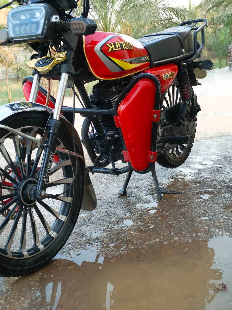 السلام عليكم 
دراجة سونك 2025 نازلة بداية 2026 اوراق كارتونية محرك 200cc نظيفة وخير من الله ما مشتغلة دليفري من الشغل للبيت تايرات جديدة كهربائيات كلها شغالة على حسب الأصول 
السعر 800 الف وبي مجال بسيط 
رقم الهاتف ***********
مكان حي اور نهاية سبع قصور
