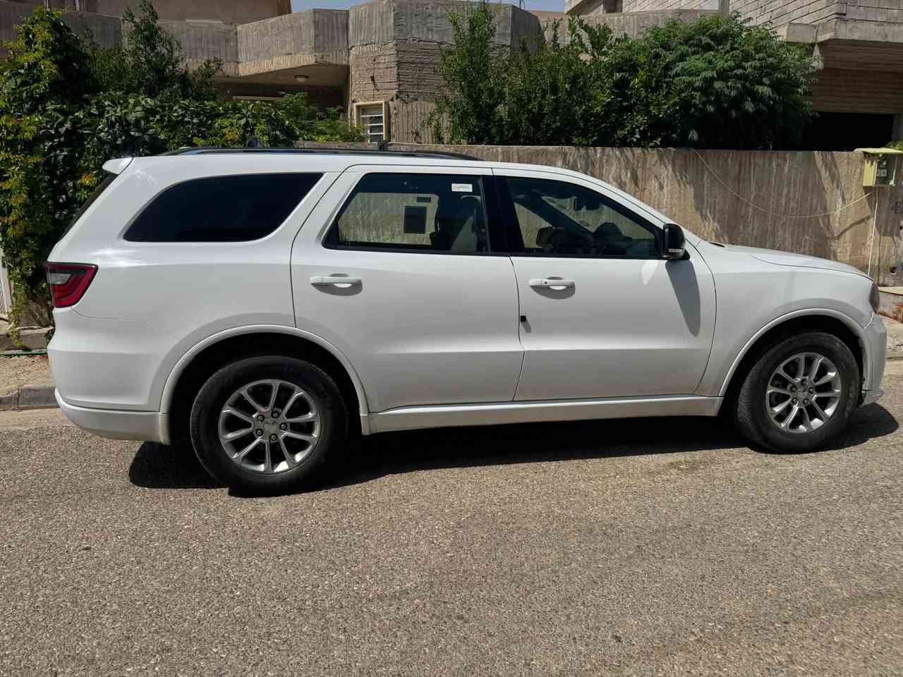 السلام عليكم دورنجو امريكي limited الموصفات العليا
2016 
V6 3600
ماشية 260
بيها قطعتين صبغ جاملغ نفر و بنيد صفح 
السيارة نظيفة و وكلشي بيها جديد و اعلى موصفات بل دورنجو ولو ما متوازي ما أبيعها 
السعر 185 فقط 
*********** بي واتساب
مكان موصل
