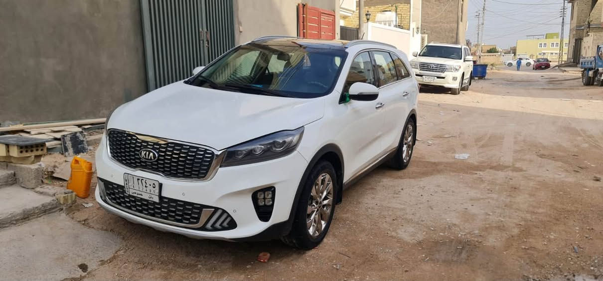 السلام عليكم ورحمة الله وبركاته
للبيع كيا سورنتو خليجي  2020. 
فول مواصفات 1/1
ماشيه 77 الف . قابل لزياده 
_بصمه تشغيل وبصمة أبواب عدد 2
_محرك 6 سلندر
_لدات اماميه خلفيه
_ لايت زنون 
_شاحن وايرليس
_شاشه اصليه
_حساسات اصلي (أمامي وخلفي)
_كراسي 2 كهرباء
_ 3قطع تبريد
_لد امامي مع تشغيل 
_كروز مثبت سرعه
_تحكمات ستيرن
_سبعه راكب 
_ويل كب نيكل
_كير 8 نمر 
_ترحيب 
_كشنات جلد
_جنطه كهربائية ذكيهً
_مري شفط اشاره بل مري
_بردات ابلادية
_اربع انظمه قياده smart.  Cimfort.  eco.  sport
_كشفات ضباب
_علامة سورنتو  مضيئه بالدواسه
_لايت زنون عالي وناصي 
-بنوراما
-رقم بابل بأسمي 
-🔴 ملاحضه بيه اربع قطع صبغ بدون تبديل 
مكان السيارة كربلاء  
موبايل ***********
واتساب موجود
