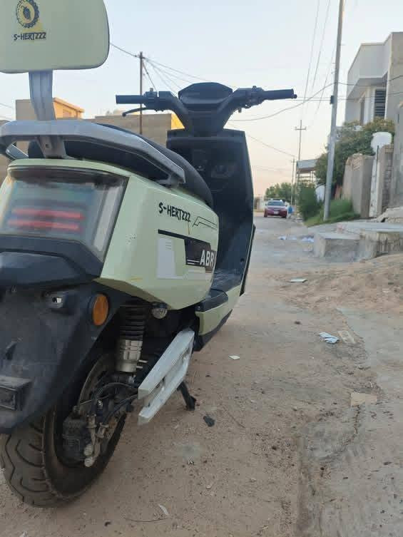 السلام عليكم دراجه للبيع
النوع / تيسلا كهربائيه دراجه صاله شهرين من اشتريته من شركه 
حجم الملف كبير /1600
تايرات جدد وياله اصليه دبلات جددد
4 بطاريات يعني طيرانن ✈️ 😜
سرعه 100 حقيقي
بريكات شغاله
كفرات ما بيهن اي شخط دراجه ما بيه اي نقص كامله بلاديه
السعر 700  💲 💵  وبيهاا مجالل لطيبين مكان المحموديه متواجد خاص رقم ***********
