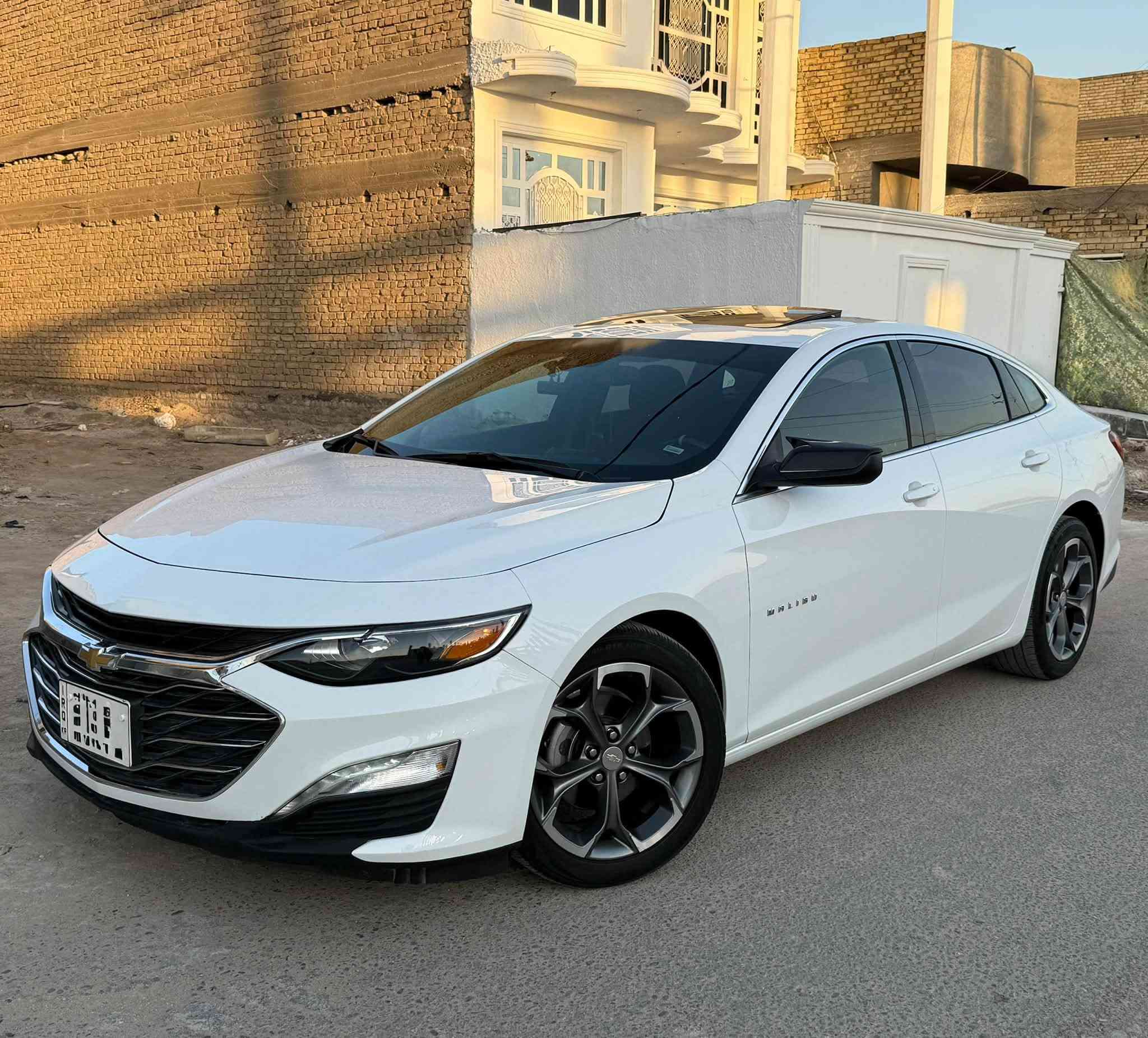 ماليبو LT2 2024 رقم اربيل باسمي
تشغيل عن بعد 
قطعتين تبريد  
كشن كهرباء 
فتحة سقف بنيروما
تدفئة كشنات 
رادار امامي 
حساس خلفي بلادي
تحديد مسار 
قيادة ذاتية  
سايد بريك بصمة 
 شاشة كبيرة (كار بلي واندرويد اوتو وايرليس ) 
تحكم ستيرن 4 جهات 
وبقية مواصفات الماليبو ..
ماشيه 65 الف 
سياره بدون قطرة صبغ تبديل بنيد اصلي نفس اللون فقط 
السيارة جديدة بمعنى الكلمة وبالواقع بعد احلى 
 ( گير محرك كهربائيات 100٪؜ )    

مكانها بابل المركز  
السعر 132 وبيها مجال جداً بسيط

‌للاستفسار ***********
