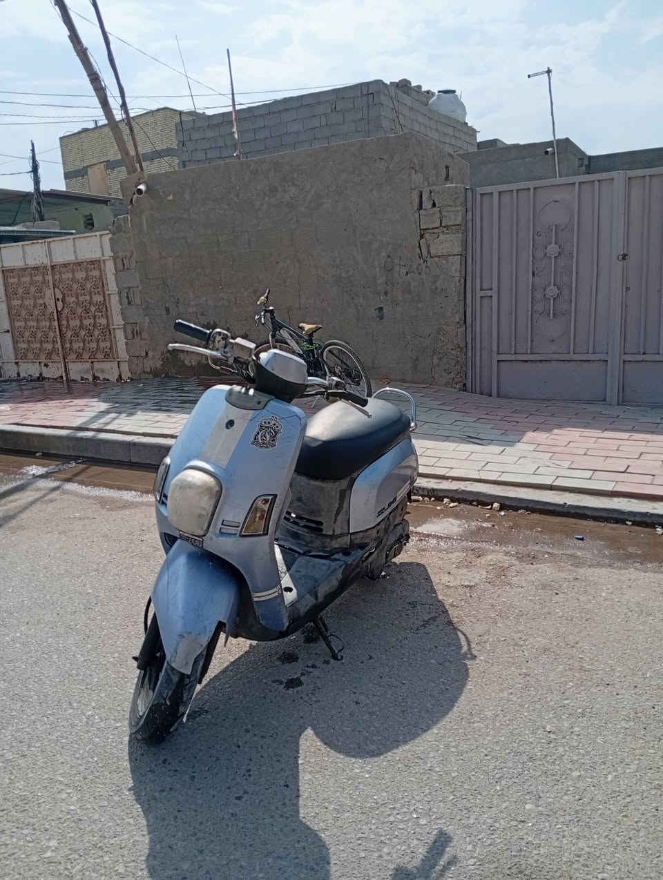 بوليس كابريتر • سلف وهندل • كهرباء شغالة