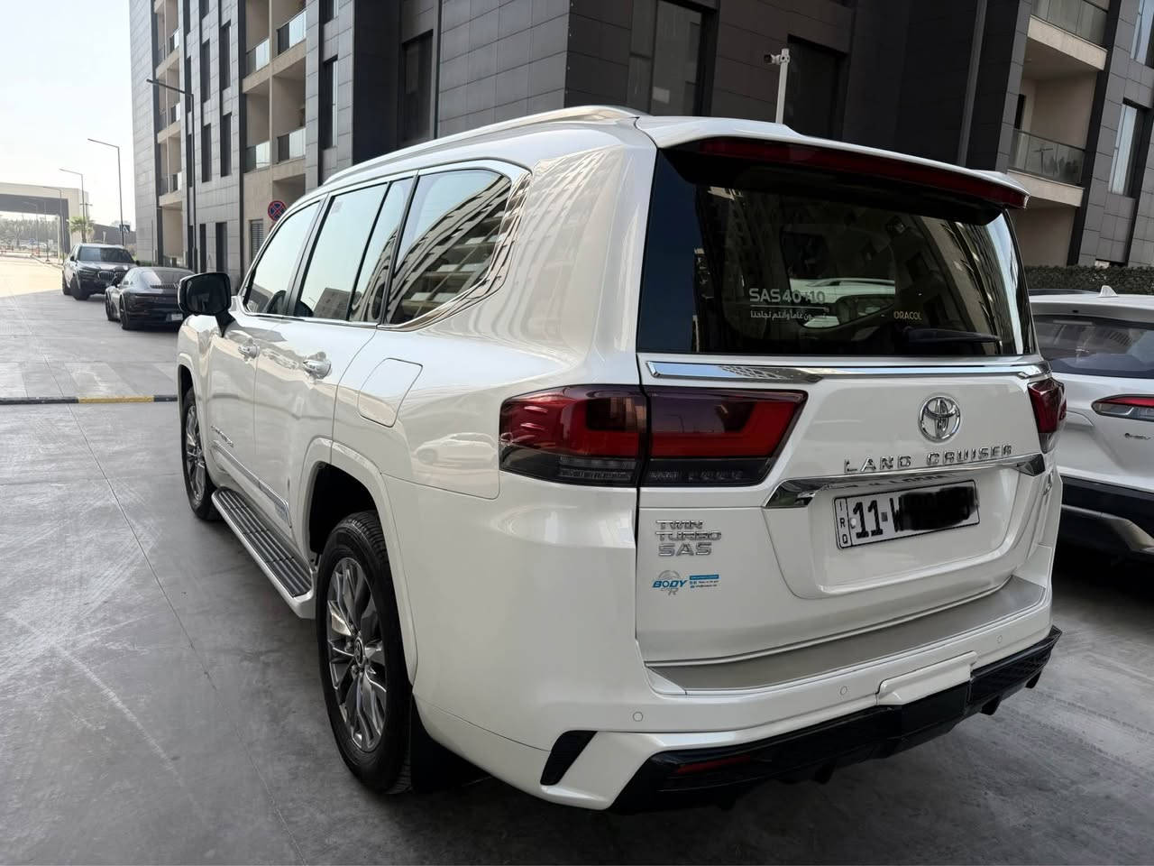 لاندكروز 2024 VX ساز ( لمتدد توين توربو ) رقم بغداد مغلفه (PPF) بل كامل مكفوله من الصبغ والبارد واي حاله سياره ماشيه 26 الف كيلو فقط الموصفات معرفه فول الفول السعر 75500 وبيه مجال بسيط الرقم *********** بغداد, العراق
