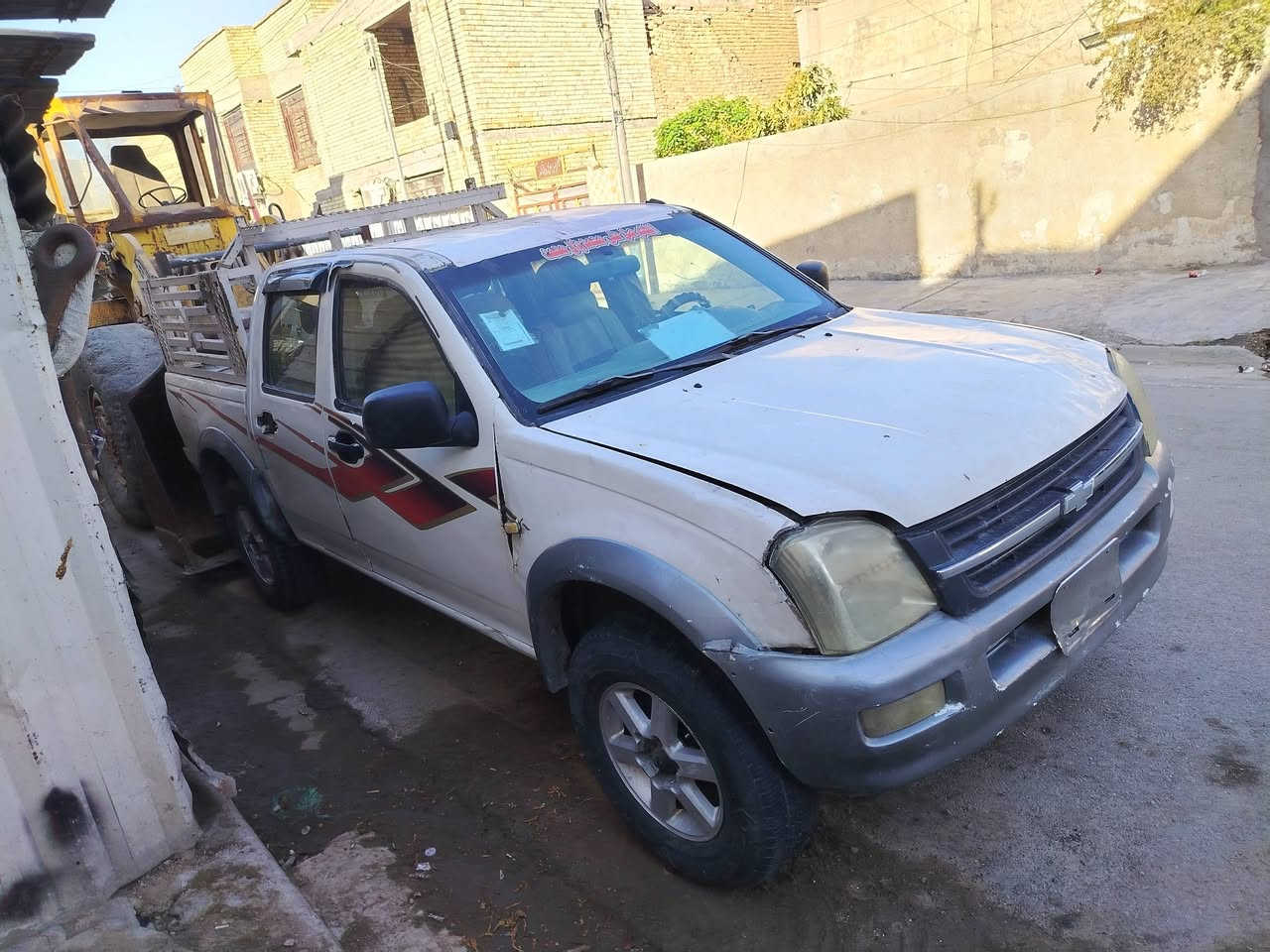 السلام عليكم للبيع موديل ٢٠٠٥العدد ٢ تترقم بغداد سعر الوحده ثلاث مليون العنوان بغداد للتواصل *********** أبو محمد
