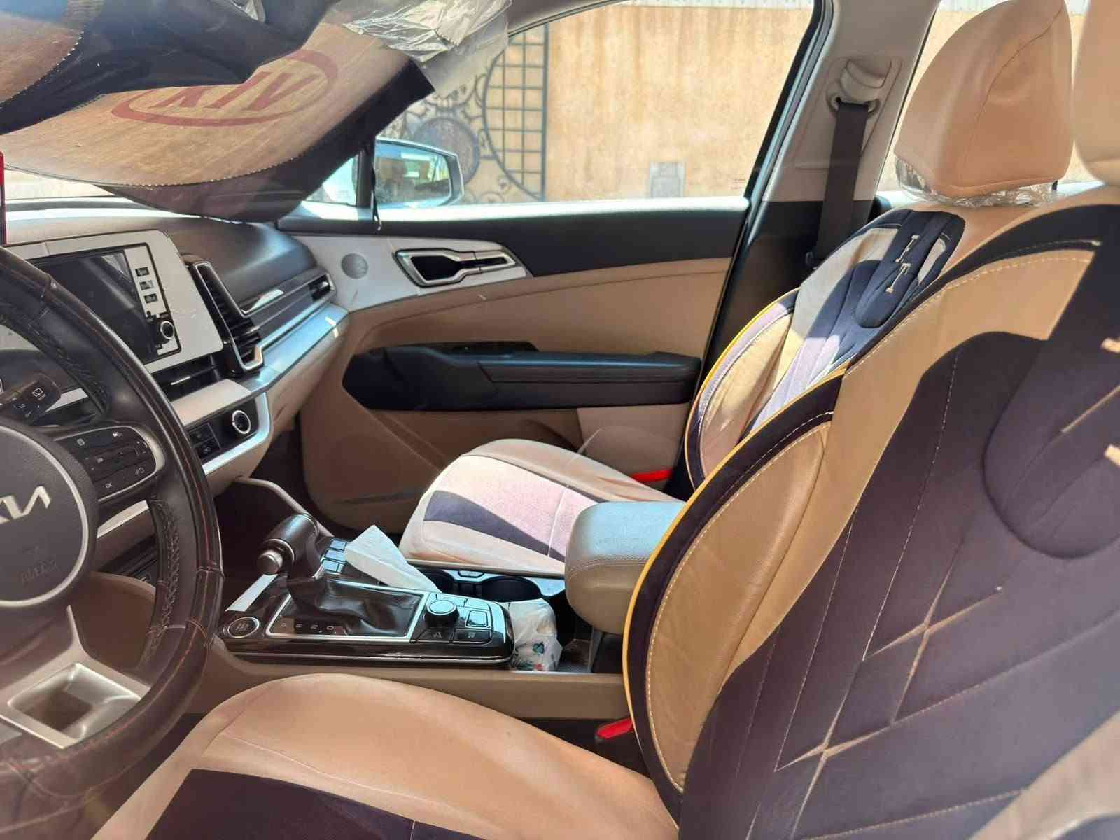 كيا سبورتج 2023 خليجي

ماشية 16 الف

رقم بغداد 

محرك 2000 DOHC

بصمة  تشغيل عن بعد + ترحيب 

شاشة اصلية Apple CarPlay, Android CarPlay

حساسات امامي خلفي

كامرة خلفية HD

الكشنات الامامية كهرباء ثلاث حركات

تدفئة ستيرن و الكشنات الامامية 

تبريد قطعتين 

منفذ شحن USB مع منفذ Type

شحن هاتف وايرليس Wireless Car Charger

تحكم ستيرن جهتين مع شفتات سرعة 

مانع انزلاق مع اوتو هولد مع مثبت سرعة  Cruise, Auto Hold, ABS

اربع انظمة قيادة Smart

 +المري شفط

لدات اماميه مع لدات خلفيه 

سبيره العده ع وضع الشركه مانازل 

ضمان شركه الدولية 

السيارة مرتبه ونظيفة 

سعر السيارة 208 ورقه

***********

التواصل على واتساب

مكاني  بغداد.
