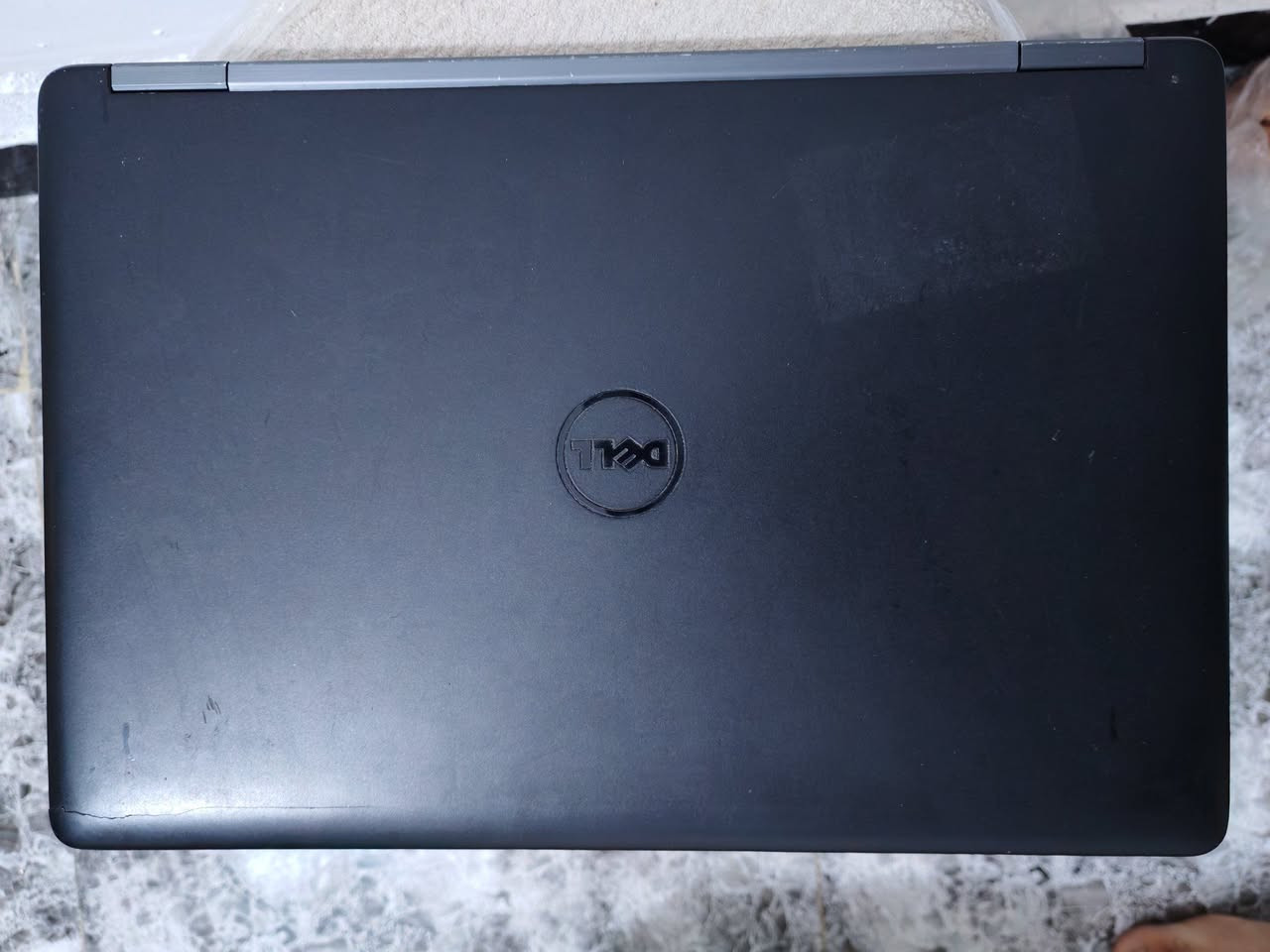 لابتوب dell
حجم كبير 15.6 مميز FHD
بيها مشكلتين بطاريه و كيبورد مايشتغلن سعرهن ثنينهن 45 الف
معالج
 Cori5 gel5  جيل خامس
RAM 8GB
HARD 256 SSD
كارت شاشه
intel 4G حجم
وندوز 11 برو مفعل
منصبه لعبه GTA 5 بكل سلاسه
كيبورد ضوئي
ملحقاته شاحنه + ماوس + كيبورد
سعره 125 قفل غير قابل العمله مكاني بغداد. توصيل موجود
رقم ***********

نص مكتوب في الصور:
- الإعدادات النظام ، حول حسين حساب محلي العثور على إعداد النظام والأجهزة Bluetooth الشبكة والإنترنت إضفاء طابع شخصي التطبيقات الحسابات اللغة والوقت الألعاب إمكانية الوصول الخصوصية والأمان Windows Update 31°C عالم غالبا بحث الإعدادات المرتبطة مواصفات Windows Windows 11 Pro الإصدار 21H2 الإصدار تم التثبيت في ٤/٠٤/٢٢ إصدار نظام التشغيل ٢٢٠٠٠.٢٥٣٨ تجربة حزمة تجربة مزايا Windows 1000.22001.1000.0 اتفاقية خدمات Microsoft شروط ترخيص برامج Microsoft ارتباطات ذات صلة المجال أو قاعدة المعارف حماية النظام إعدادات النظام المتقدمة نسخ مواصفات الجهاز DESKTOP-TSFKH8U اسم الجهاز Intel(R) Core(TM) i5-5300U CPU @ 2.30GHz 2.30 GHz المعالج ٨,٠٠ غيغabايت (٧,٨٨ غيغابايت مستخدم) ذاكرة RAM المثبتة 0BC0E7B7-F102-405B-BBCD-4F9644FA0D5F معرف الجهاز 00330-50000-00000-AAOEM معرف المنتج نظام تشغيل بإصدار ٦٤ بت ومعالج يستند إلى x64 نوع النظام لا يتوفر إدخال باللمس أو بالقلم لجهاز العرض هذا القلم واللمس نسخ إعادة تسمية هذا الكمبيوتر
- Intel(R) HD Graphics 5500