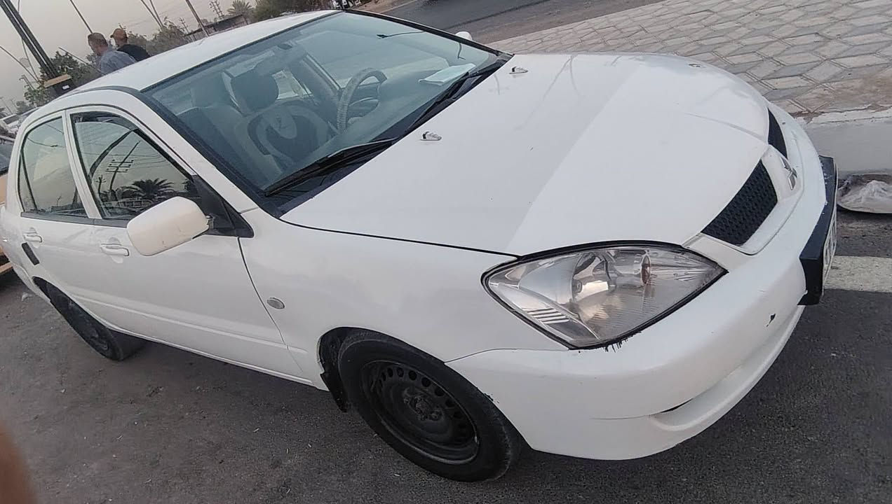 السلام عليكم لانسر للبيع موديل ٢٠١١ بيها ٣ قطع صبغ بدون دواخل محرك ٢٠٠٠ تبريد ويا السويج تخم تاير جديد السعر ٧٥ موجودة بديالى دلي عباس وهذا رقمي ***********
