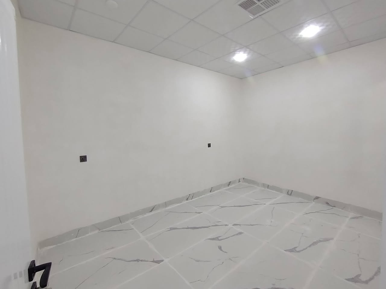 بيتين تؤائم طبك للايجار
١٠٠ متر صفر اول سكن كل بيت غرفة استقبال مطبخ حار بارد صحيات داخلي خارجي
إيجار البيت الواحد ٢٥٠ الف
بمنطقة ١٦ أب مقابل مدرسة جيار
*********** واتساب تليكرام اتصال
*********** واتساب تليكرام اتصال
*********** واتساب تليكرام اتصال
