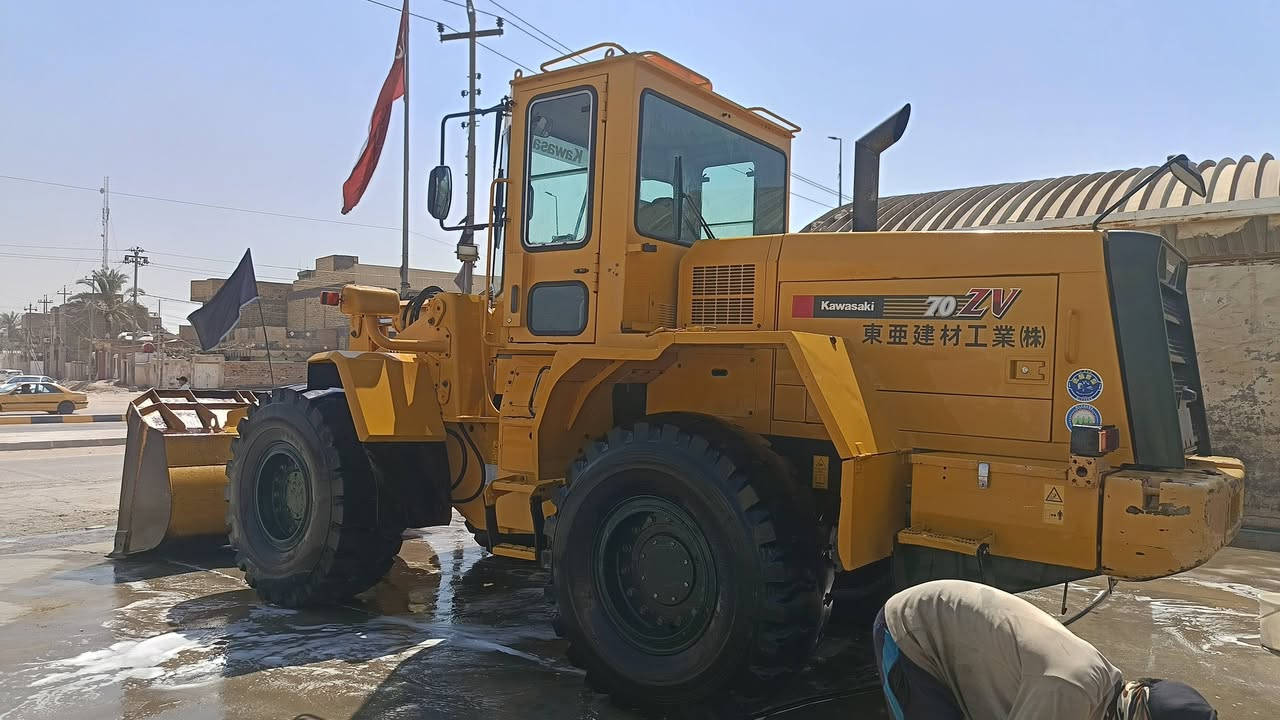 كاوسكي zv70 دخول جديد  (مكينة هينو)  ياباني بعدة ممرقم  مشتغلة بل عراق فقط 10تيام برغي ممفتوح بيهة المكينة عنوان ديوانية ***********
