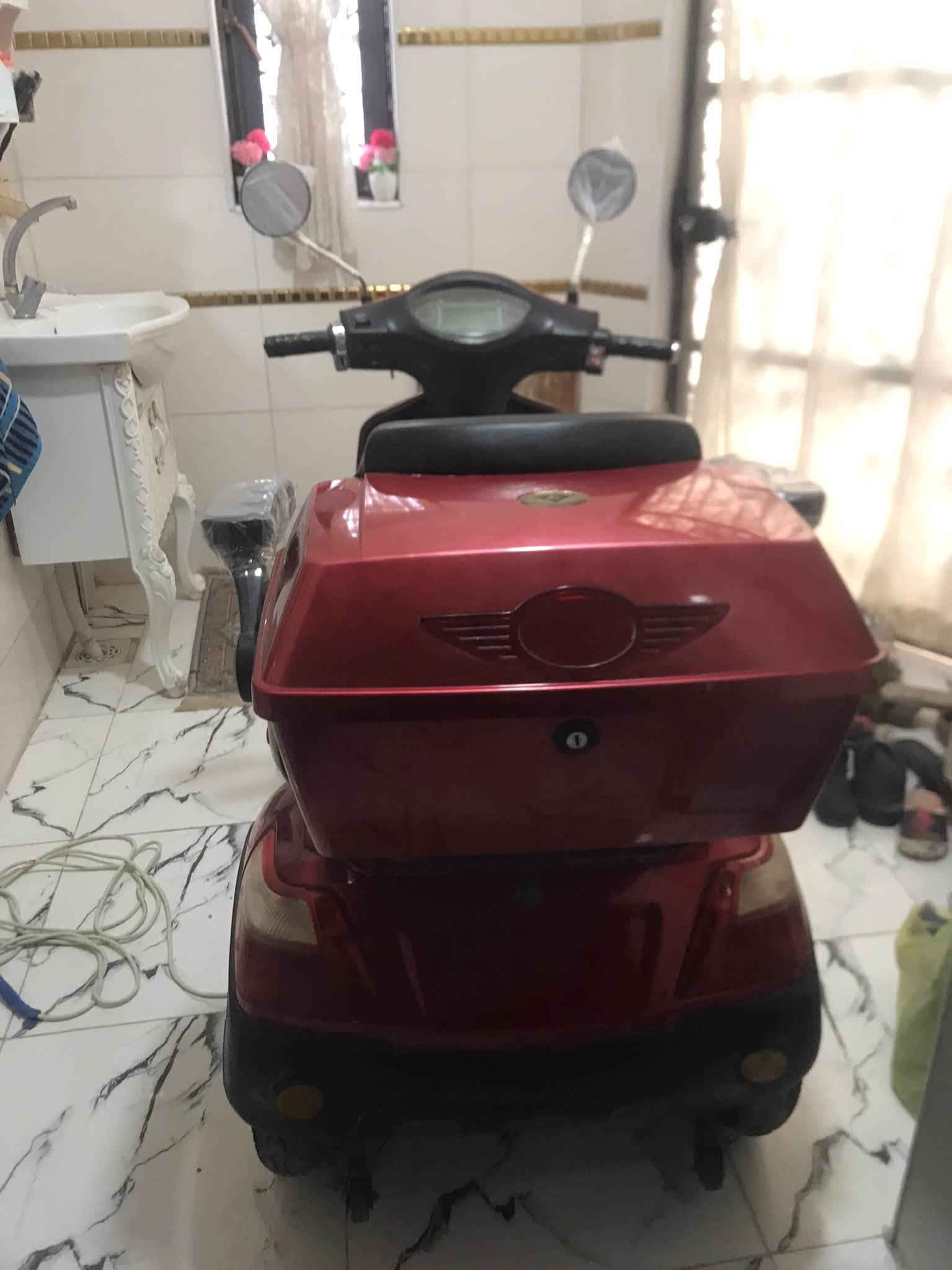 دراجه ذو احتياجات خاصه او ثلاثيه او لكبار العمر شحن ماطور عدد٥ بطاريات سرعه 55حقيقي تحتوي ع صناديق اثنين  ومع ذالك مزوده بنضام الرجوع للخلف وتتكون من ثلاث نمر كل نمر بسرعه محدده بعدها جديده وبحاله الوكاله شرط الفحص سعرها مليون و٥٠ بيها مجال للاستفسار ***********
مكانها خور الزبير الاسمده
