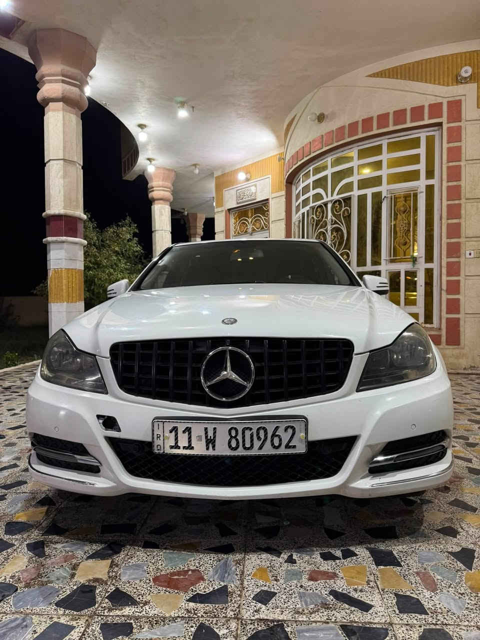 سلام عليكم 
البيع مارسيدس  C63S
موديل 2013  رقم بغداد 
تحويل مباشر
مصبوغه حزام 
مواصفات 
حجم المحرك 6
كير اتماتيك
بصمه
تبريد قطعتين 
تحكم ستيرن جهتين 
كراسي كهرباء 
المقاعد جلد
اشاره بل مري 
ويل كروم 
شاشه حجم كبير 
كامره دواره 
حساس امامي وخلفي 
بعد بيها هواي مواصفات 
السعر 90 $ ورقه بيها مجال بصيط 
العنوان بغداد جسر ديالى الجديد
 تقاطع 9 نيسان 

الاستفسار ***********
ابو محمد الشمري
