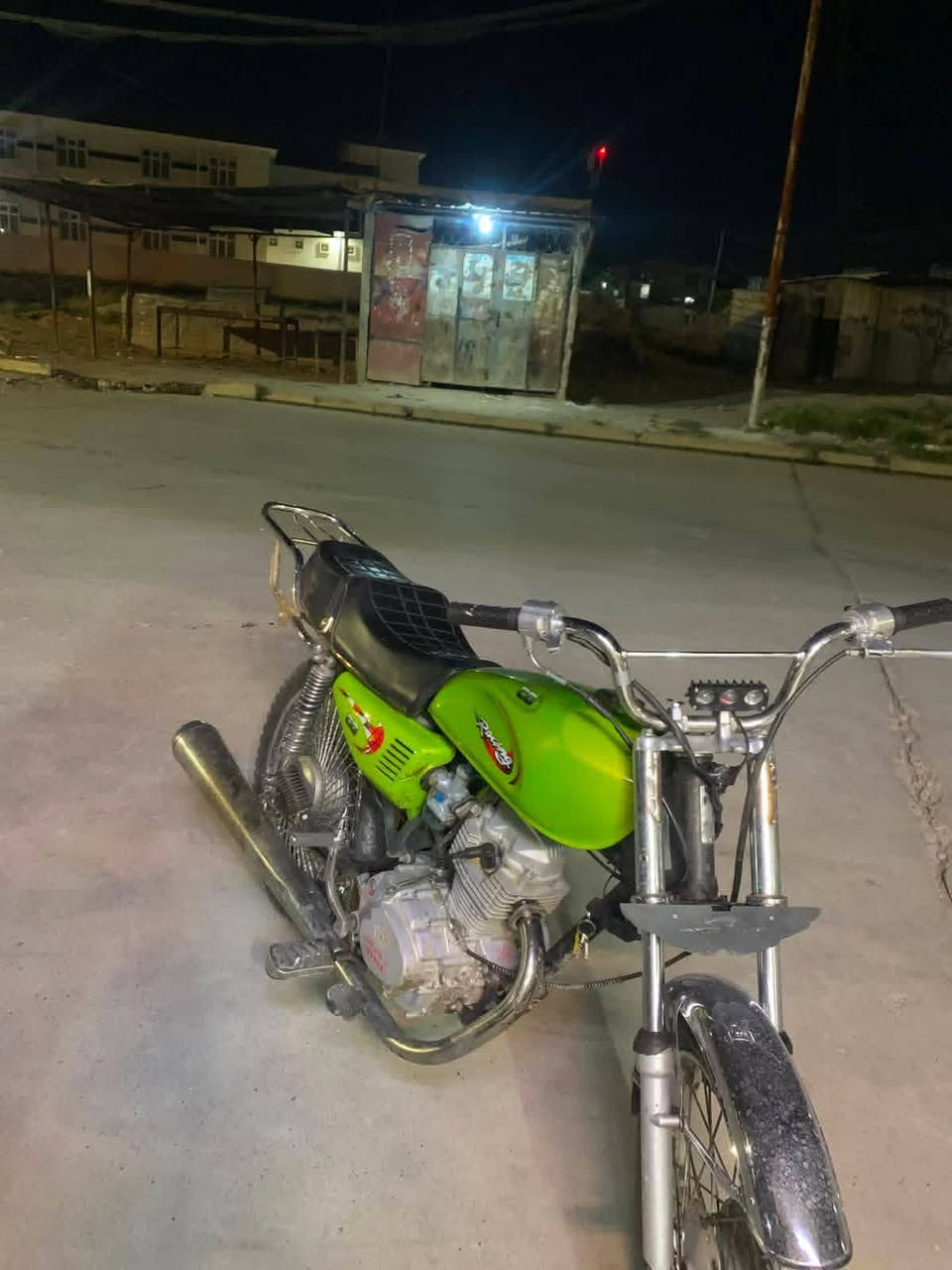 سلام عليكم بارت نضافه فول مكينه خرسه وتحريكه معدل نار شرط سعر280بيها مجال شي قليل ابو 200لاتعلق مكاني كراج شمال رجاء الموشري لايراسل ***********
