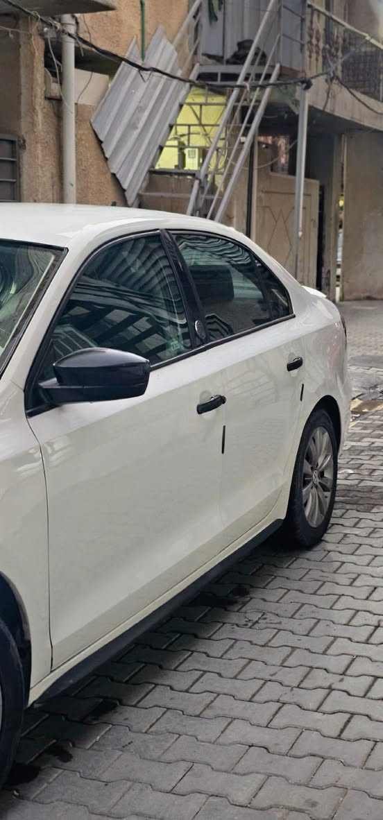 جيتا  2015  
1800 تيربو TSI 
رقم بابل مشروع وطني بأسمي
 تحويل اي مكان 
صدر جديد + تايرات جديدة
كير مكينه 
مسوي عليها ادامة كاملة للمحرك 
ماشيه ١٠٨ الف   وقابله للزياده 
السياره  بيها 5 قطع وارد امريكا 
تدفئه كشنات +تشغيل بصمه + مواصفات وتحكمات وخزن ميموري؛
بحاجة الى تبريد 
السعر ٨٥ وبيها مجال 
رقم التلفون (***********)  واتساب موجود
