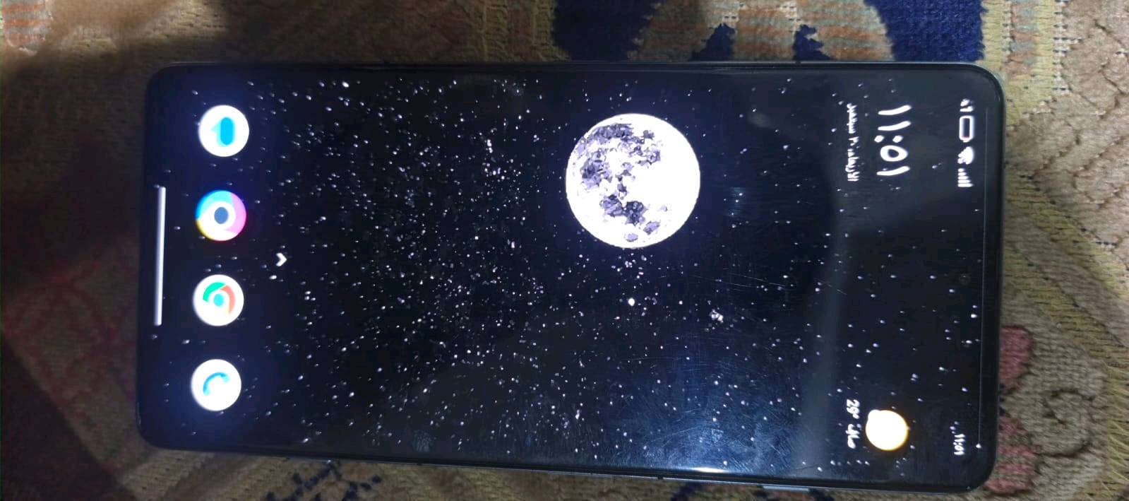 بوكو اف 4 GT الجهاز ذاكرة 256 ابو شفتات مال الالعاب بوبجي 120 فريم كامرة دقة فول  غني عن التعرف وتكد شوف فديوهات مراجعه ع اليوتيوب الجهاز بي فطر بل ضهر مثل ما موضح ونسبة الشحن تبقى على واحد بس هو الجهاز يشحن طبيعي ومابي اي شكال بس النسبة مالتة تبقة ع الواحد مثل ما موضح بل صورة