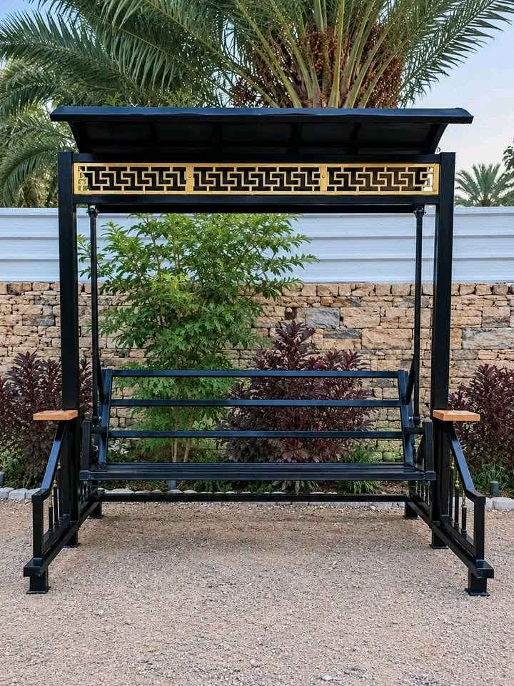 حداده السيد بلال 
***********

نص مكتوب في الصور:
- ورشه حداده بلال بالاعمال الحداده تشمل جميع اصناف الحداده ومنها الابواب والشبابيك والسقايف الحديثه والقديمه ومنها كيا سبان واضافه الى العمل منها الساندويتش البنل والكرفانات تشمل جميع الاعمال الحره باداره بلال الحداد *********** يوجد لدينا حداد متنقله في سامراء
