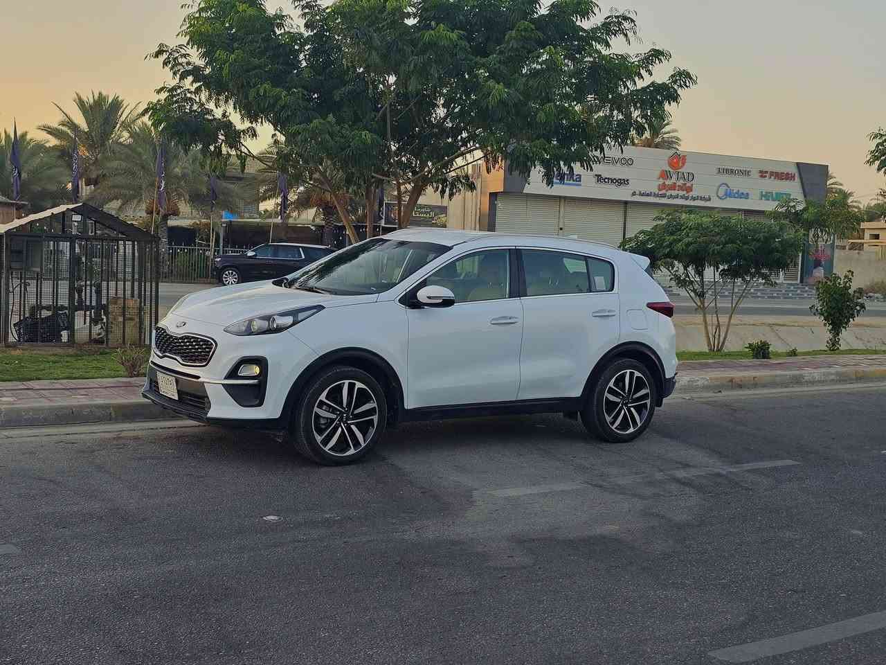 اسبورتج موديل 2021 ماشيه 88 محرك دوش
مري شفط
كامره دواره
شاشه كبيره
تحكمات
كشنات جلد
حساسات 
ماشيه ٨٨
سياره جدا نضيفه 
السعر ١٩٢
مكان السياره كربلاء 
***********
رقم بغداد مطلوبه للمصرف باقيلها ٨ اشهر استقطاع مباشر من راتب الموضف عندي وكاله عامه بيها
