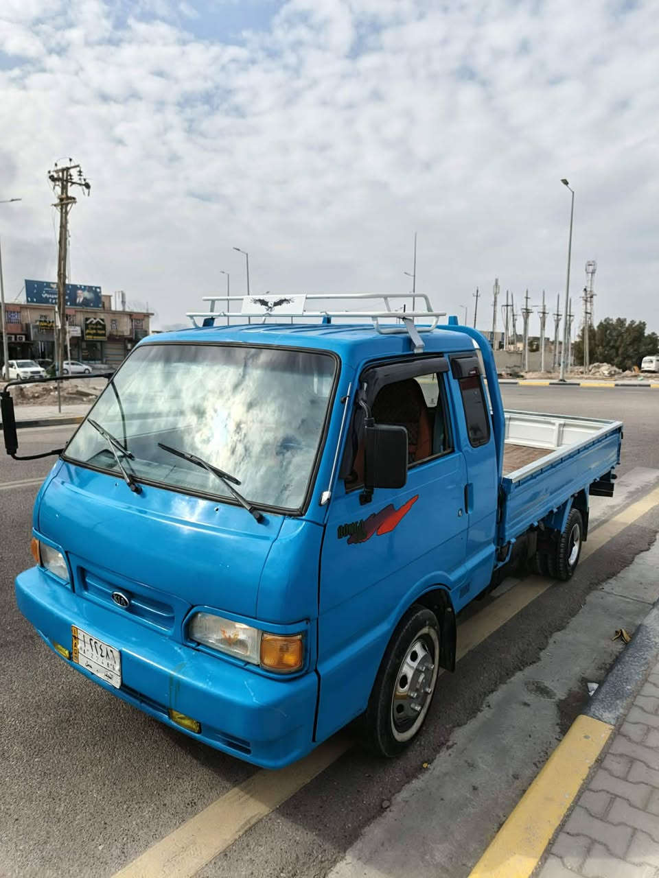 السلام عليكم للبيع كيه بنكو ٩٥لسياره خير من الله رقم نجف  مشروع وطني كير وشاصي ومحرك كفاله عامه تخم تاير جديد لمكان بصره***********
