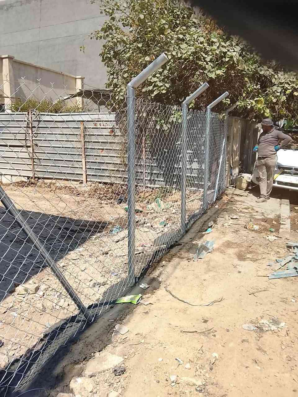 قطعة ارض للبيع طابو صرف
سند منفصل مع اجازة بناء
المساحة في السند 198متر
المساحة على الواقع 200 متر
الواجهة 8.25 م
النزال 24 م

العنوان/ بغداد -الحرية - دور المعلمين مقابل شارع الصحة

السعر/  مليونين ونصف للمتر 
صاحب الارض مباشر بدون دلالية 
وغير مشمولة في المنصة

للاستفسار/ ***********
