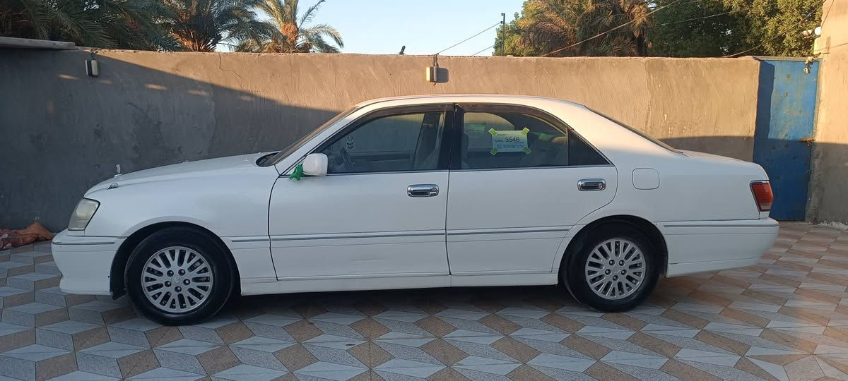 سلام عليكم ورحمة الله وبركاتة 
اللبيع ملكه دخول جديد كرستال اصل كصه جنطه متومه رقم وسنويه اطبق الاصل مكينه ديفور الزغير نسه الصرف مكينه وكير بل كارتون تبريد ثلج حداديه تخم تاير شاشه دواخل السياره حلوه وجاهزه مكان ذي قار سعر 30وبيها مجال  
***********
