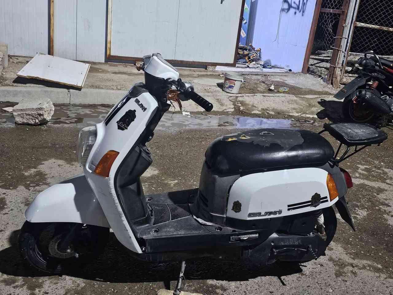 سلام عليكم بوليس نضيفه بلاديه دراجه حلوه مكينه ناعمه حلوه دراجه كلش نضيفه سعر 650وبيهة مجال قليل حك الجيه مكاني بغداد شعب ***********
