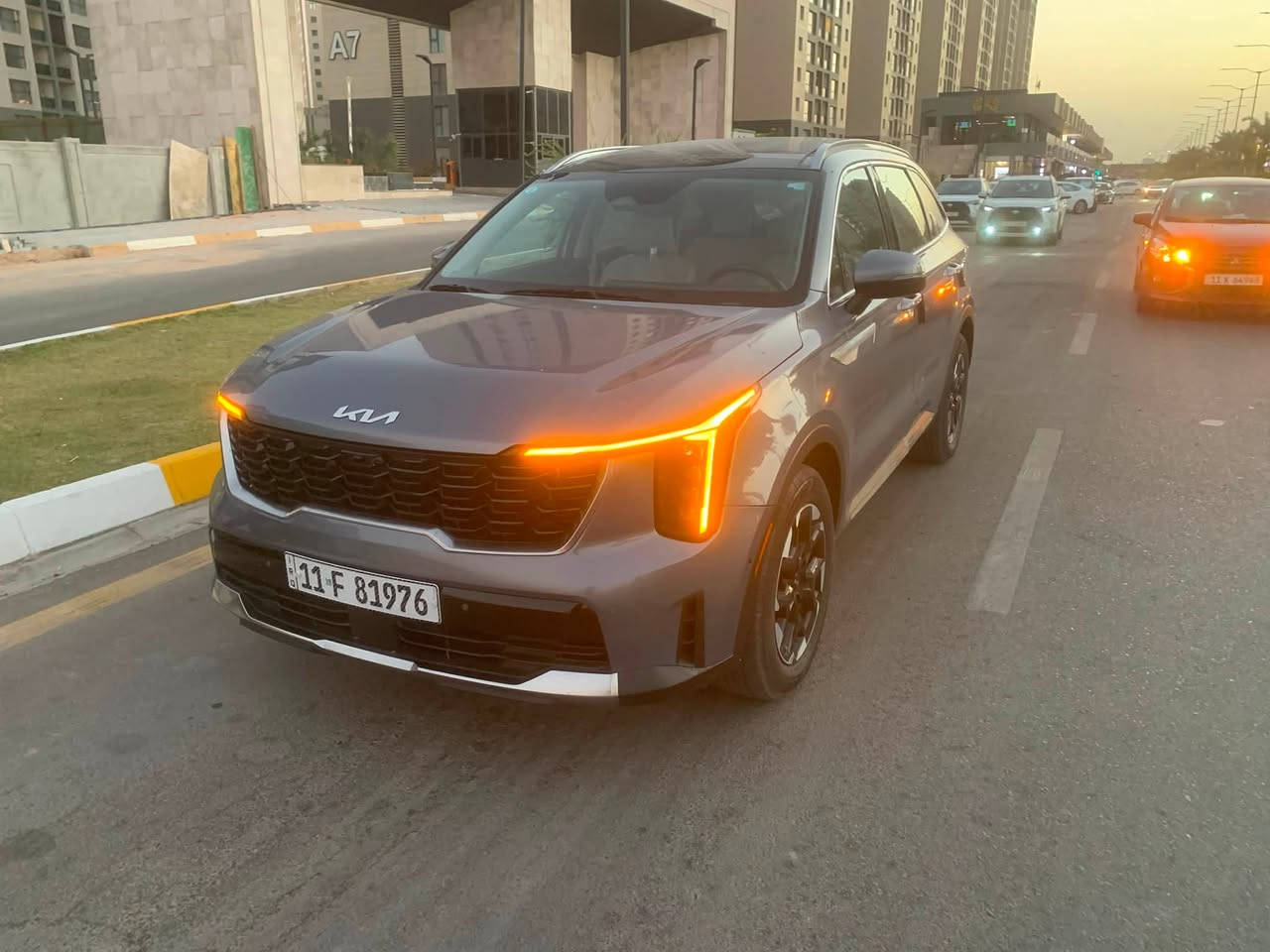 كيا سونتو 2024  فول مواصفات جلد كرسي كهرباء بنراما 7 راكب رادار هندبريك كهرباء تبريد 3 قطع ماشه 30 ميل سياره كلش جديده وسونار وصور الحادث موجوده بل منشور مكان السياره بغداد بسمي محرك 2500  شحن واير ليس كراسي تدفئه 
السعر 23 وبيه مجال 
***********
