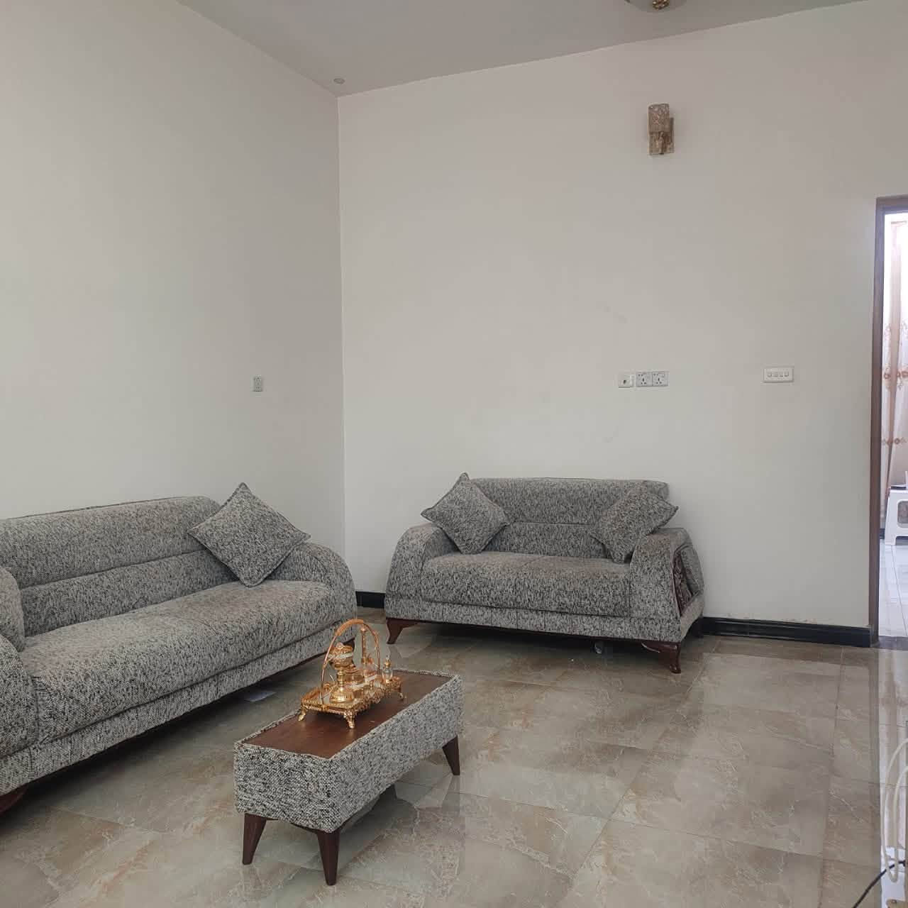 دار ٢٠٠ م 📍حي الحكم خلف دائرة السجناء السياسيين طابق واحد بناء حديث سعر ١٧٧ مليون
***********
