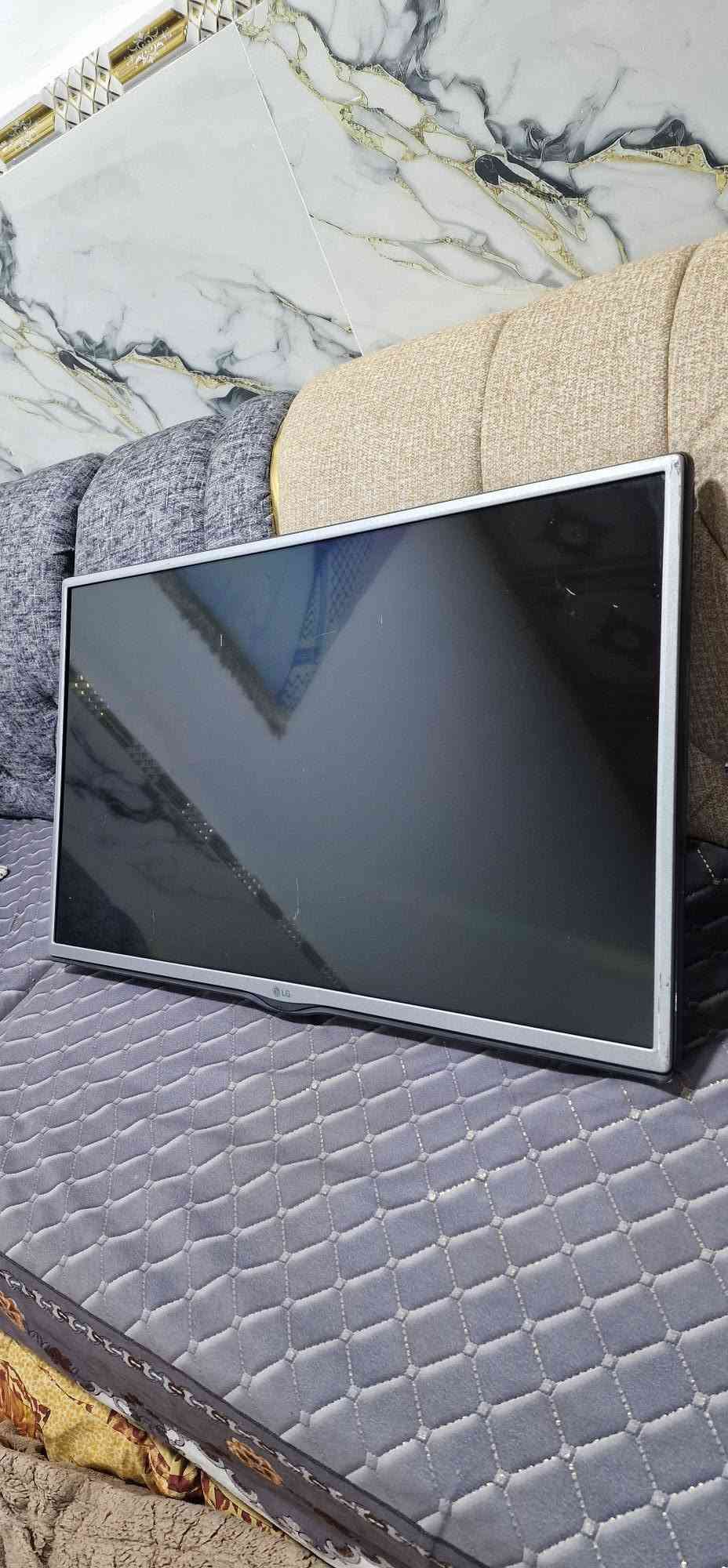 شاشه ال جي كوري حجم 32 مستخدمه السعر 65 الف *********** البصرة, العراق
