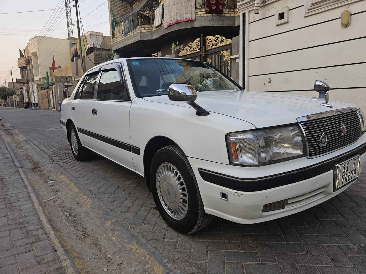 راس الثور تكم بتره
مديل 1996
 تدفى تبريدجديد مال ملكه نضام فلتر
تخم تاير جديد اكسن 3 قطع
دواخل جديده كله عازل حراري 
اعده تحويره من جديد 
مكينه ونجي كير اوتو 
كهرباياته كله شغاله 
شاشه كاربلي 
رقم بغداد 
السعر 85 وبيه مجال 
المكان بغداد الراسئه
الرقم ***********
