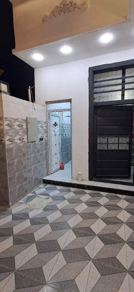 🔥مشتمل 150 متر للبيع في الفلوجة ⚡

📍 حي الضباط الرابعه 🏠

✨ تفاصيل العقار :
🔹طابق واحد بناء طابوك حديث غرفة نوم وملحقاته. 
🔹 المساحة: 150متر وجه 7.5 ونزال 20 .
🔹 السند: طابو صرف (ملك) بأسم شخص واحد. 

📌 مميزات الموقع:
✔ الخدمات متوفره/ماء + كهرباء + مدارس قريبة. 
✔ منطقة هادئة من ناحية سكن 
✔️موقع ممتاز ومرغوب جداً 

💰 السعر: 125 مليون وبي مجال. 💵

📞 للتواصل والاستفسار
***********
