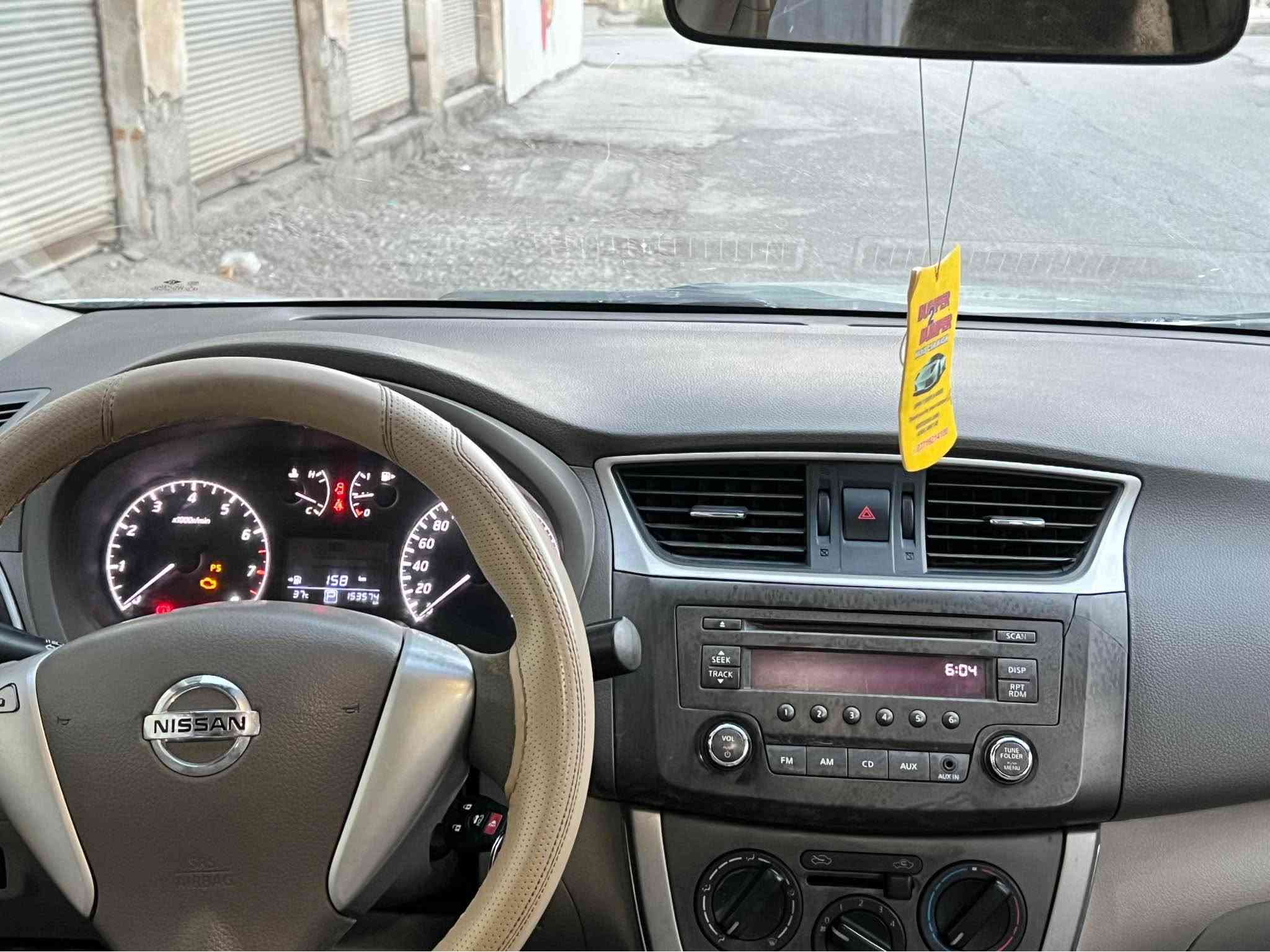 سێنترا 2013 خلیجی 
دووپارچەو پەڵەیەکی هەیە دەرگا و چەمەلەخ لای سەکن 
سەیارەکە ماڵی دۆستە تەقەو ڕەقەی نیە 
هەفتەیەکە ڕۆنی گۆڕاوە 
تازە گێڕیمان گۆڕیوە
مەکینەی بە شەرت

تۆزێک کاڵبونەوەی هەیە
153هەزار ڕۆشتت
تا مانگی 11 2030 تازەیە بەناوی خۆمانەوەیە
٨٧ وەرەقەو مەجالێ برایانە 

*********** حلبجة, السليمانية
