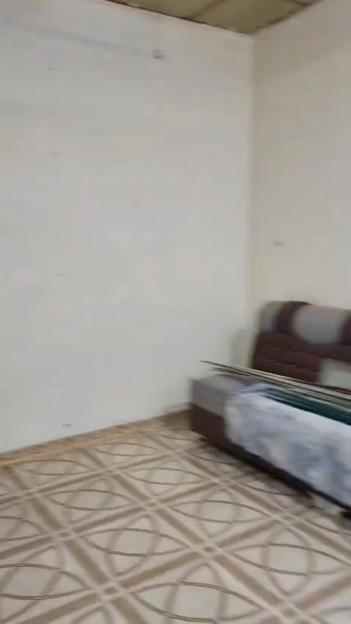 يعلن مكتب البحر للاستثمارات العقارية

عن توفر بيت للاجار في حي الزهراء موقع سكني مميز 

مواصفات البيت

غرف عدد 2
صالة
استقبال
مطبخ 
صحيات
طارمة
سعر الايجار 700

للاستفسار زيارة موقعنا الكائن في البصرة _الجبيلة_ الشارع العام  او الاتصال على الارقام التاليه 
‏ ***********
‏ ***********
